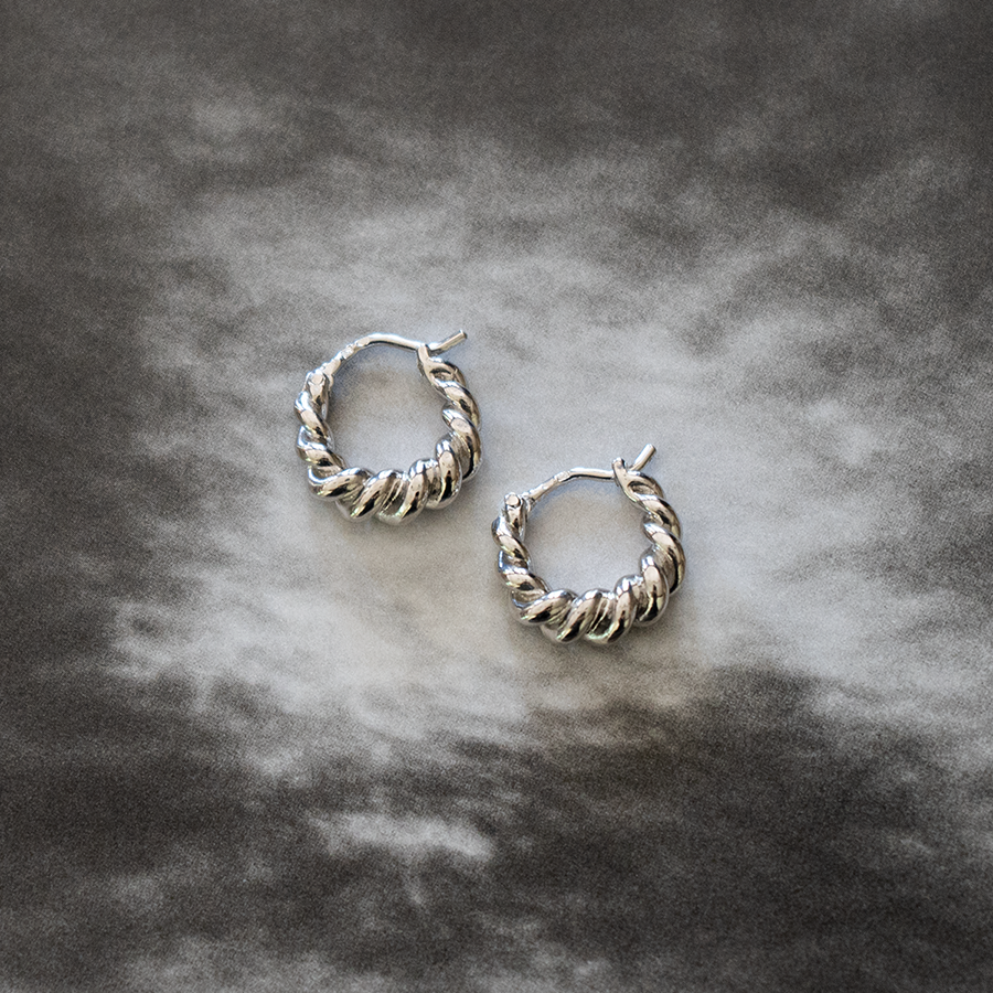 Argolas torcidas em prata 925 e banho de ouro 18K ou ródio