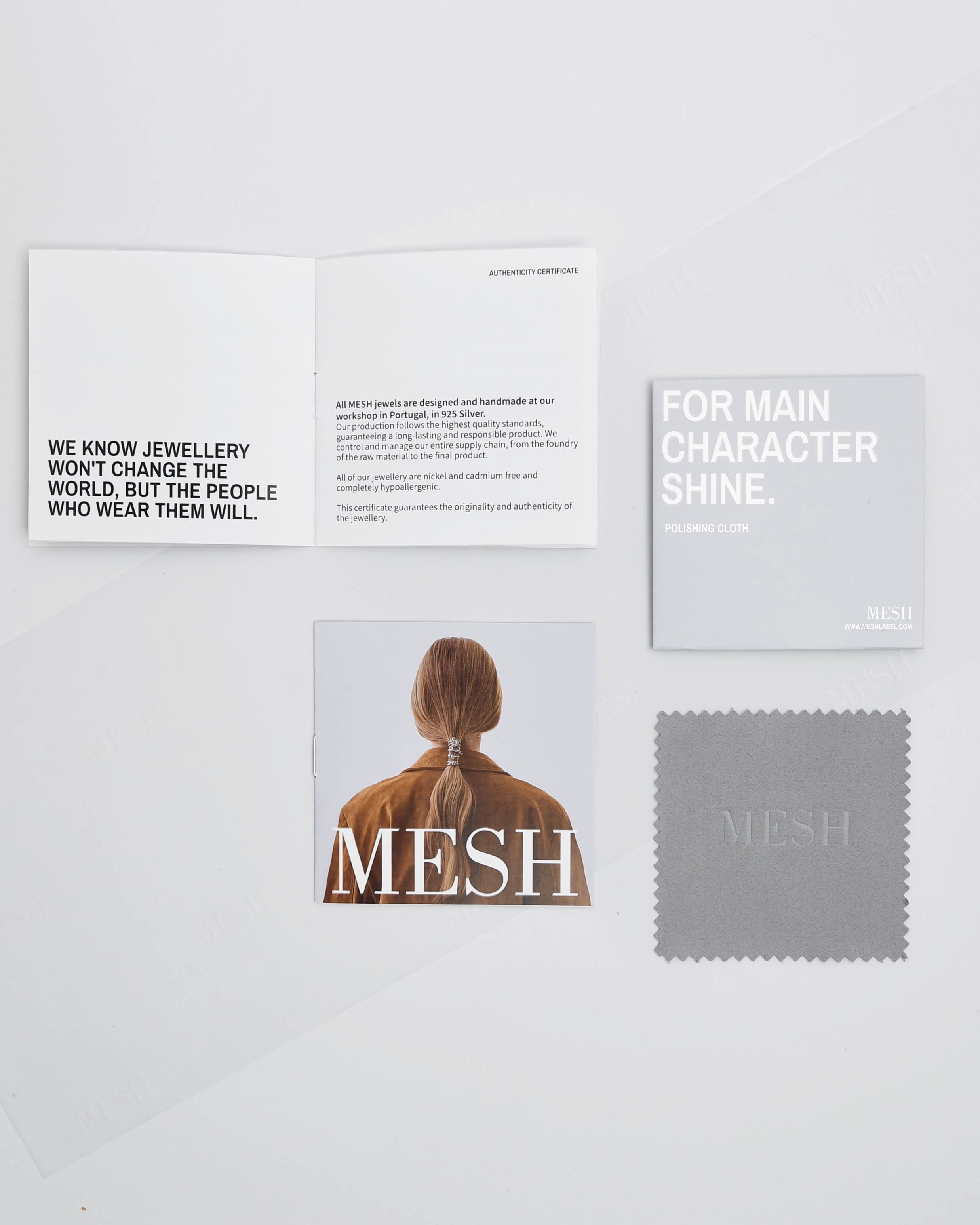 Kit MESH: flyer informativo + tecido para preservação da joia.