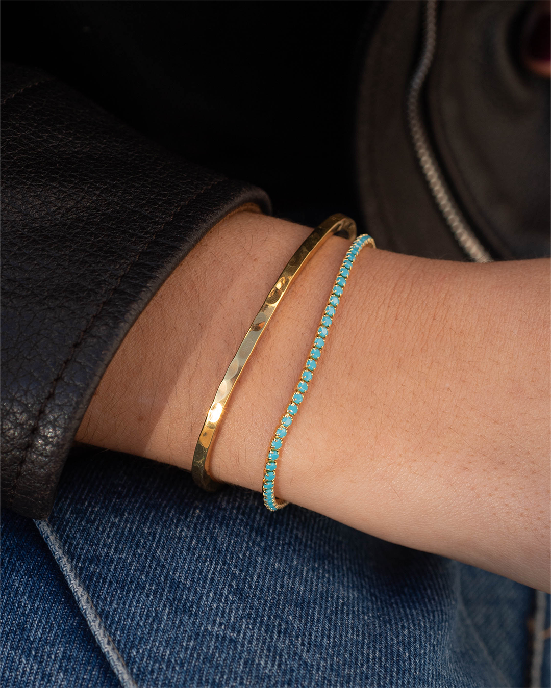 Pulseira em prata 925 e banho de ouro 18K com zircónia cúbicas em modelo.