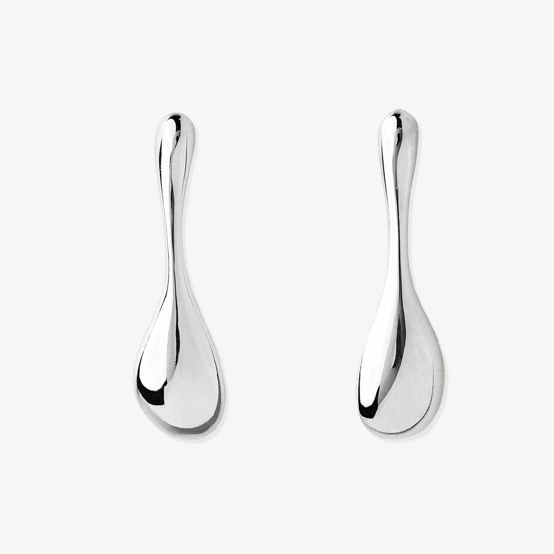 Brincos compridos em prata 925 e banho de ródio