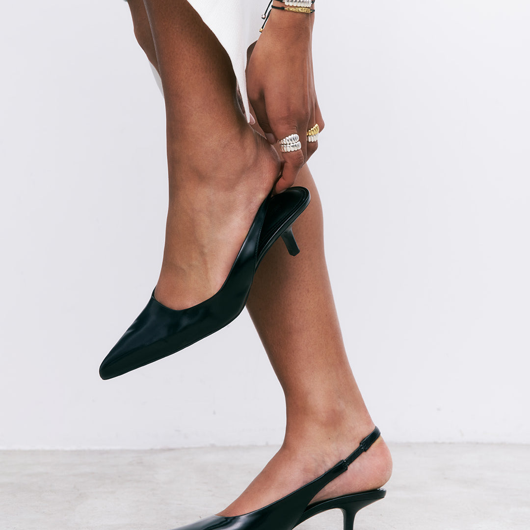 Anel de prata 925 com banho de ouro 18K ou ródio em modelo.