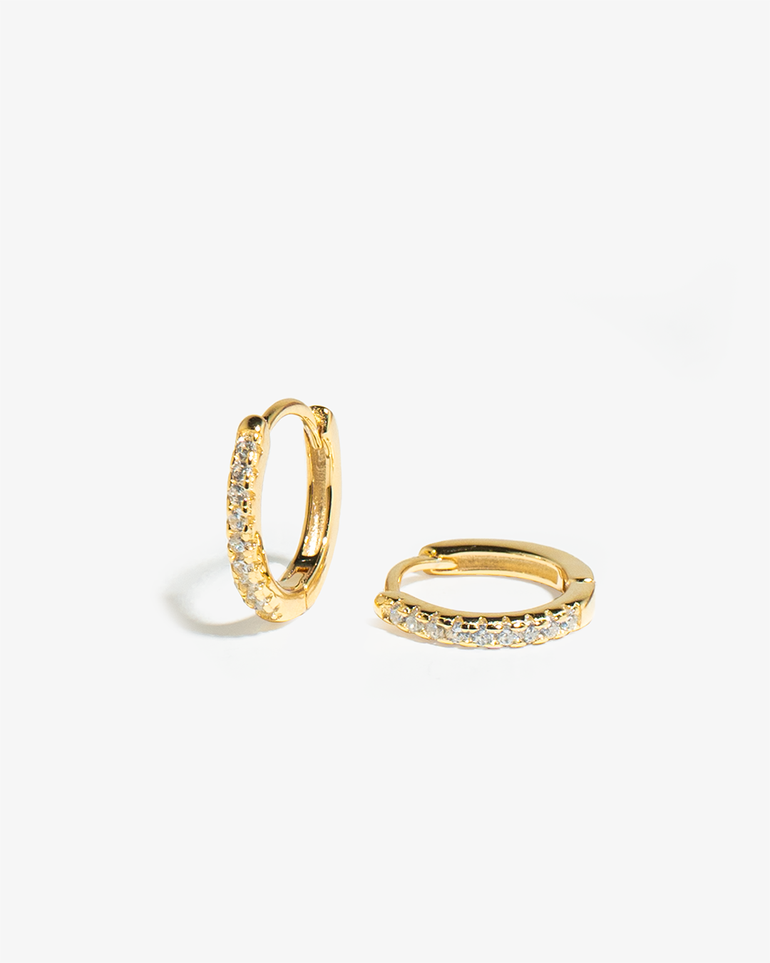 Argolas mini em prata com zirconias