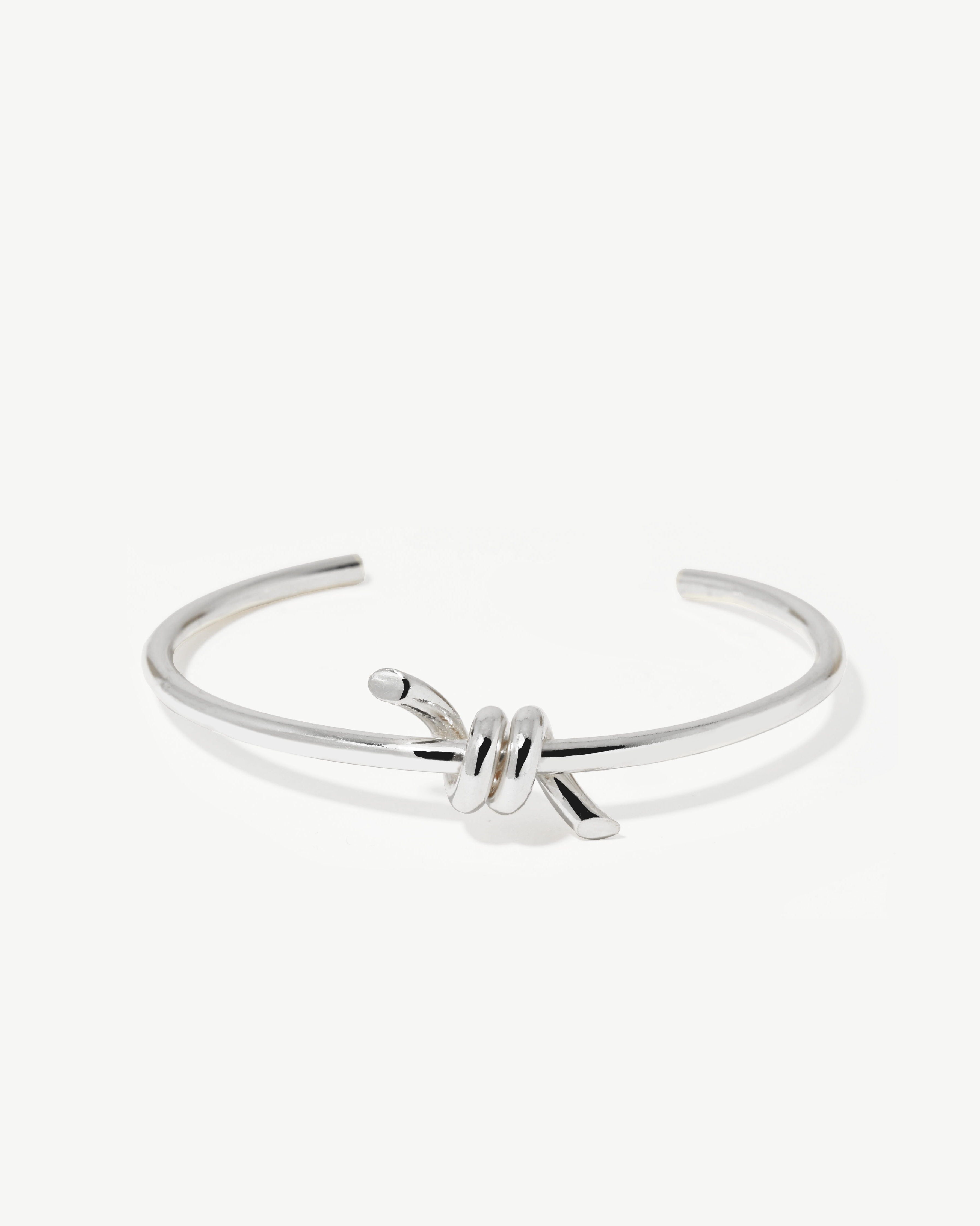 Escrava com detalhe em nó de prata 925.