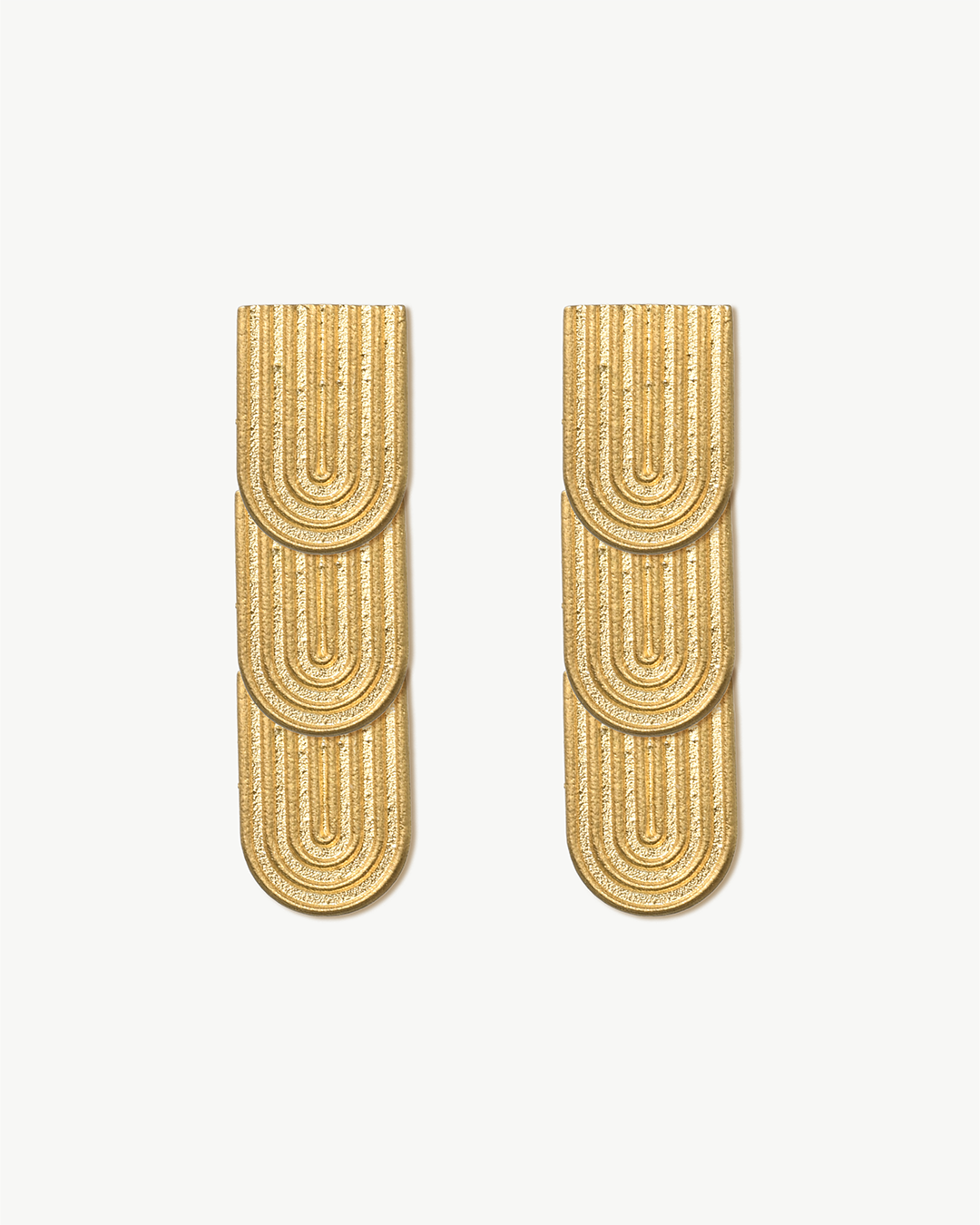 Brincos compridos em prata doourada