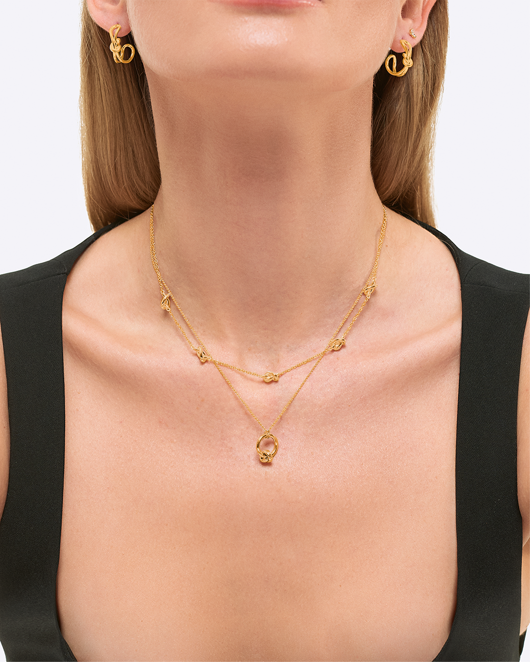 Modelo com a coleção knot edit.