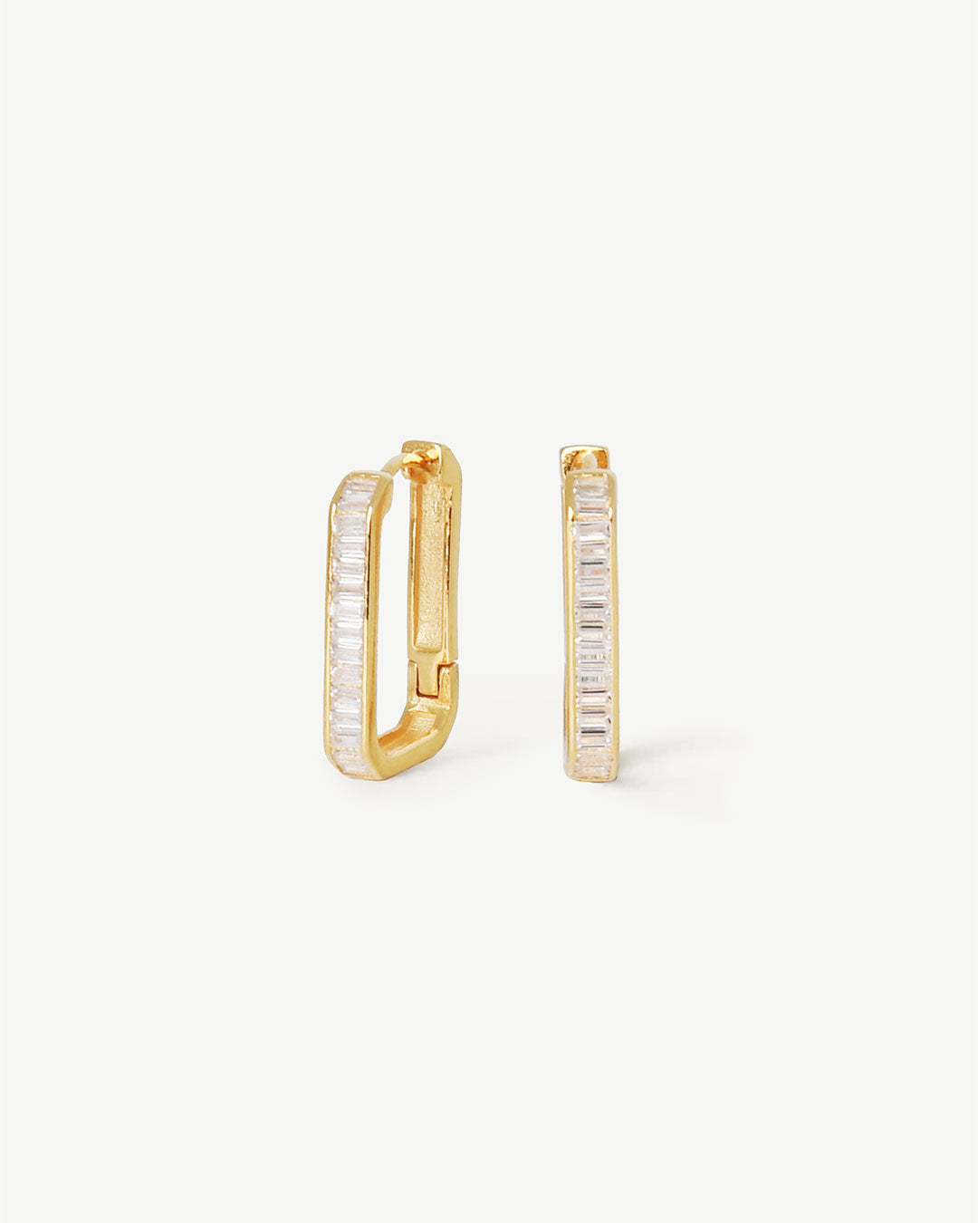 Argolas em prata com zirconias brancas