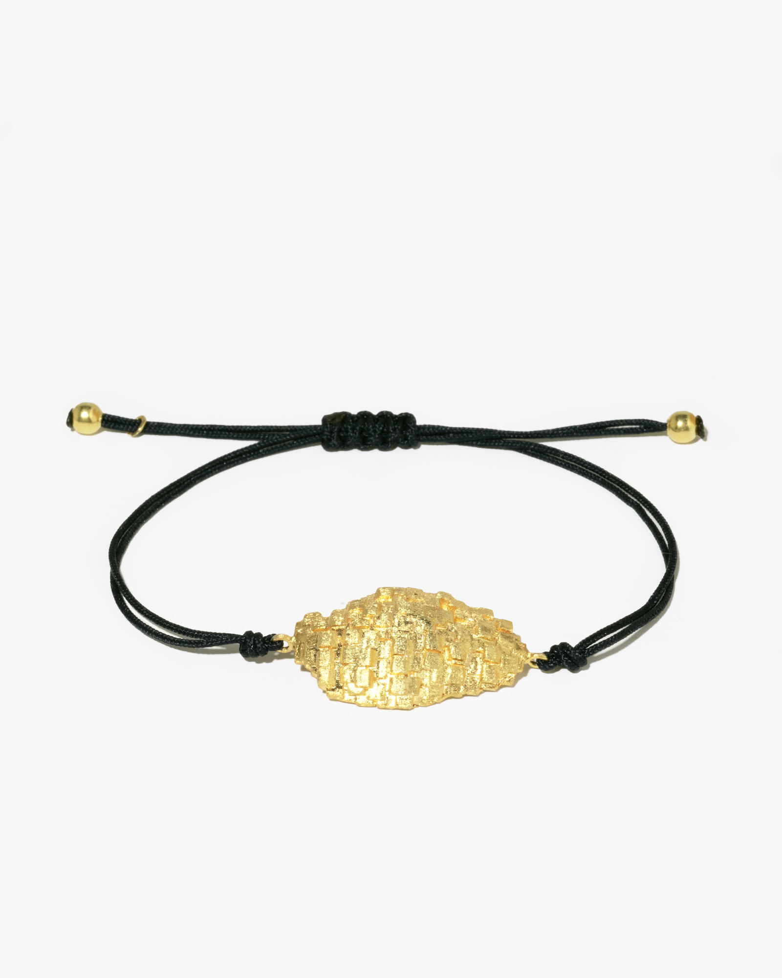 Pulseira texturizada com corda de agodão da coleçao MESHxPORTO em prata dourada 925.