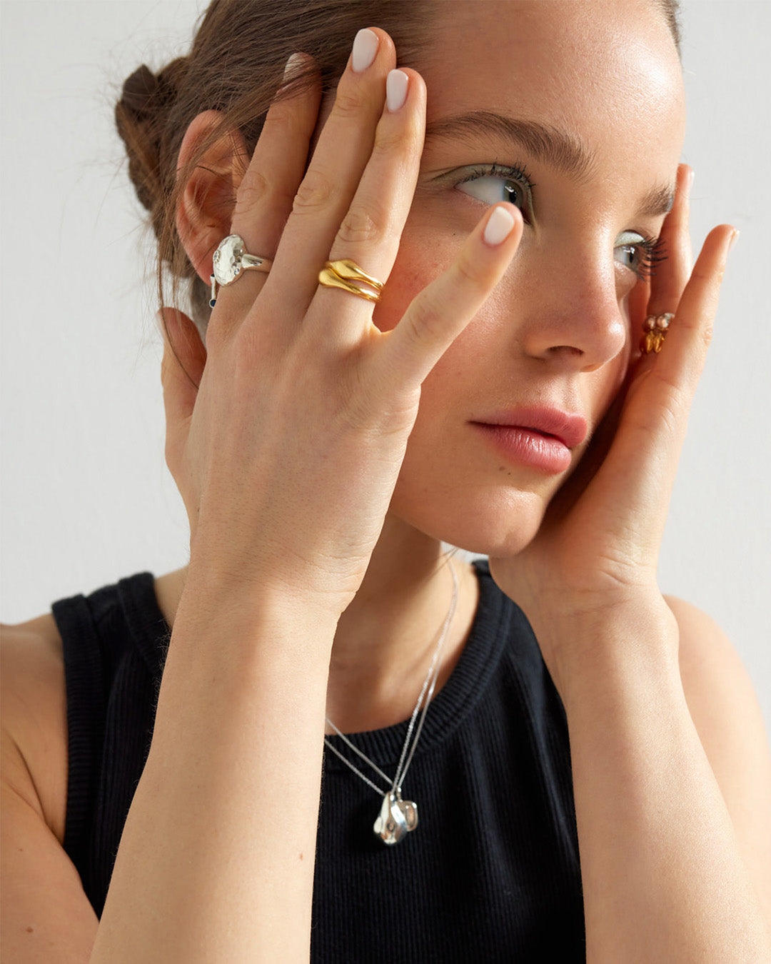 Anel Aire dourado em prata 925 e banho de ouro 18K.