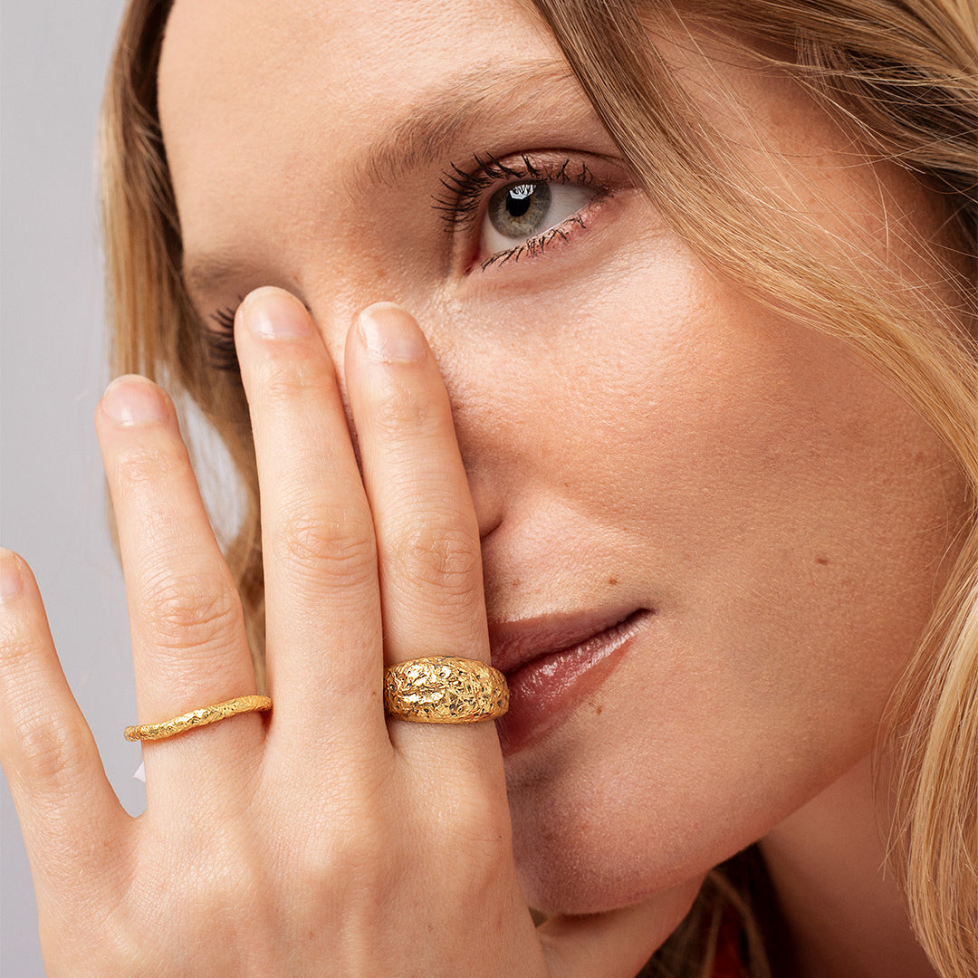 Anel ajustável em prata 925 com banho de ouro 18K em modelo