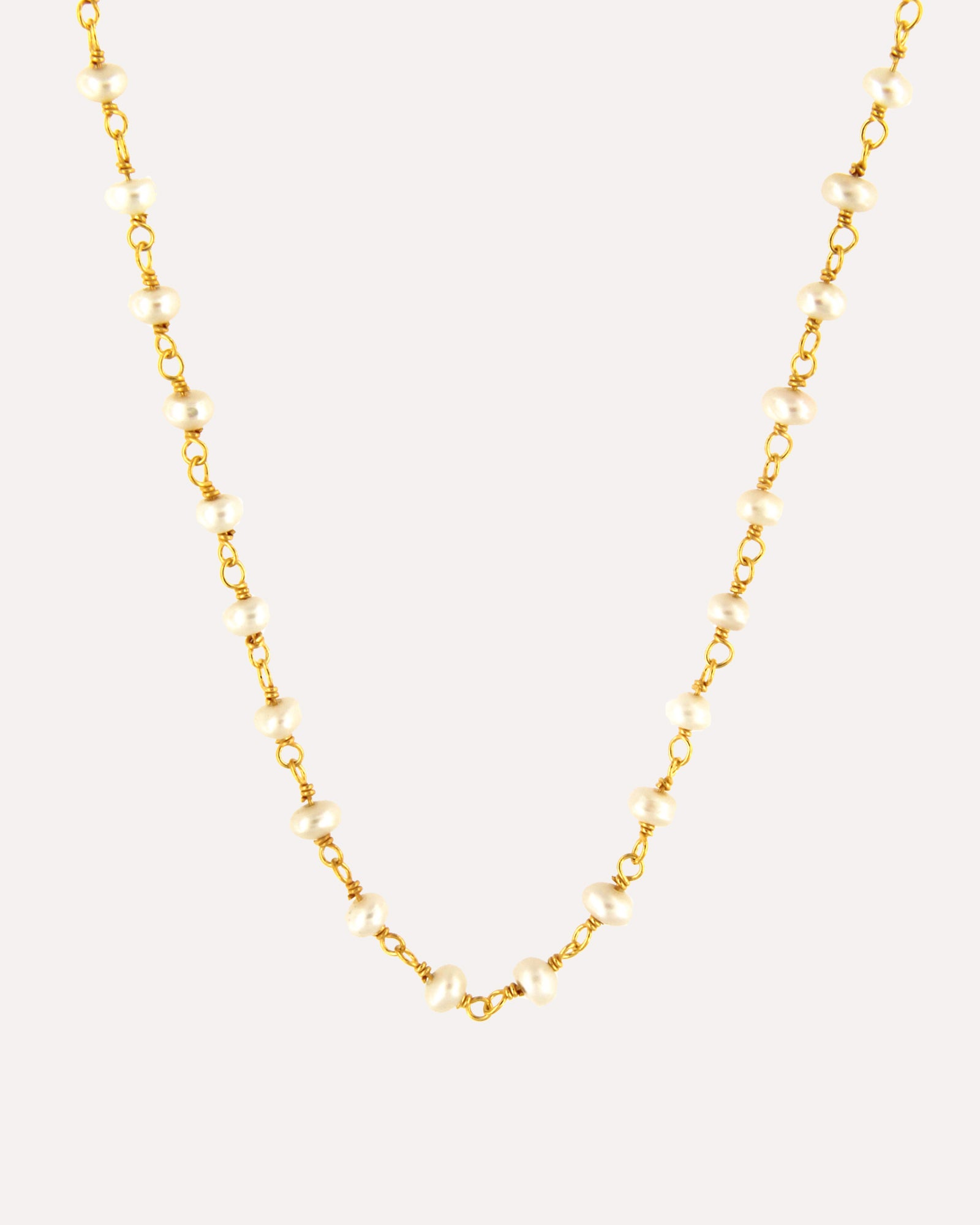 Colar em prata dourada com pérolas naturais