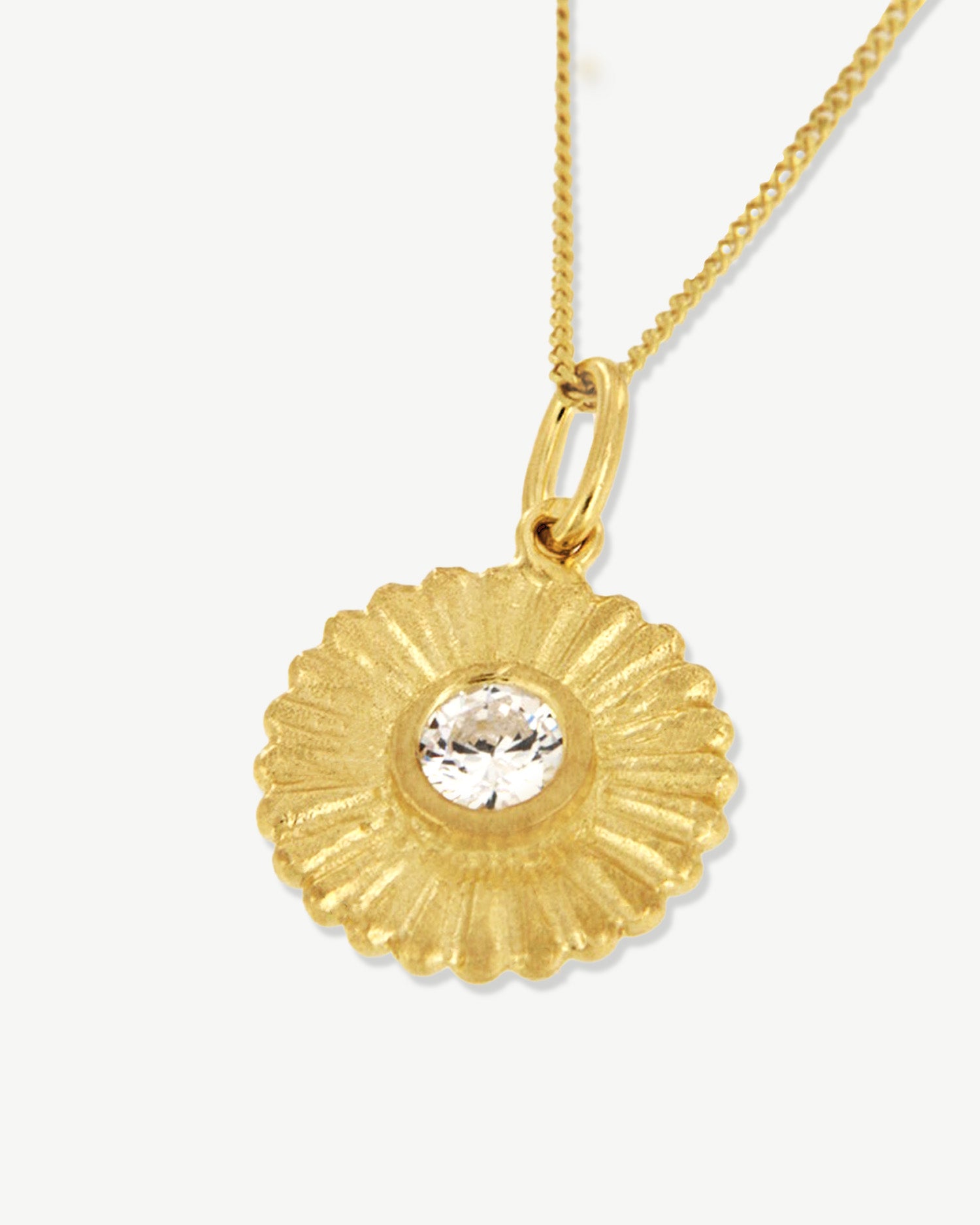 Colar flor em prata dourada com zirconias