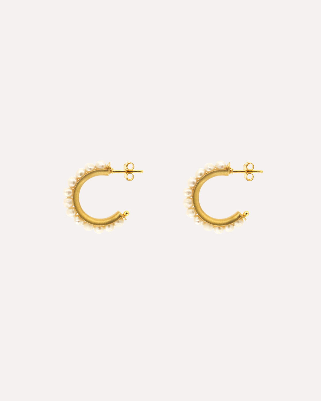 Argolas em prata 925 com banho de ouro 18K e pérolas naturais