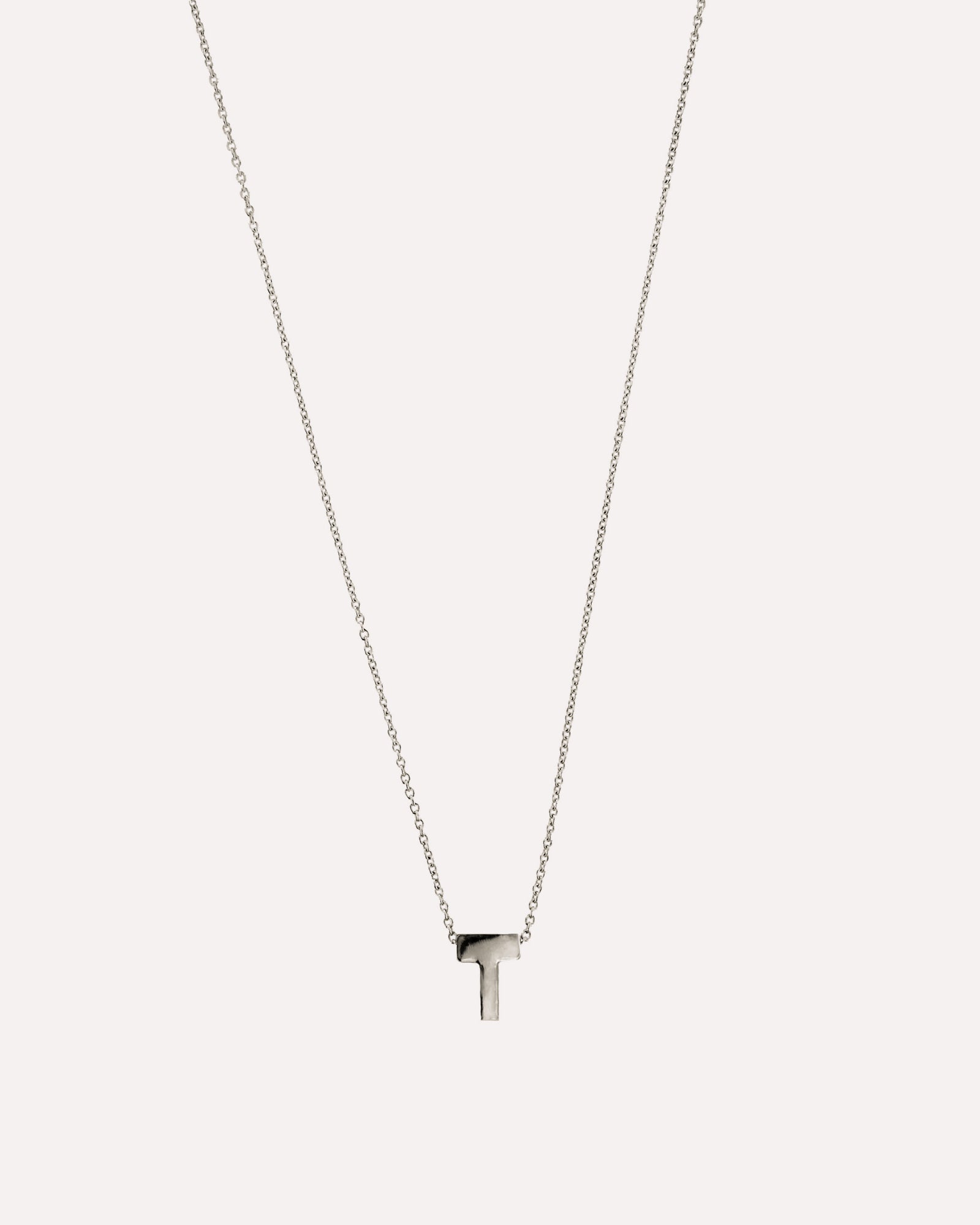 Colar letra inicial em prata