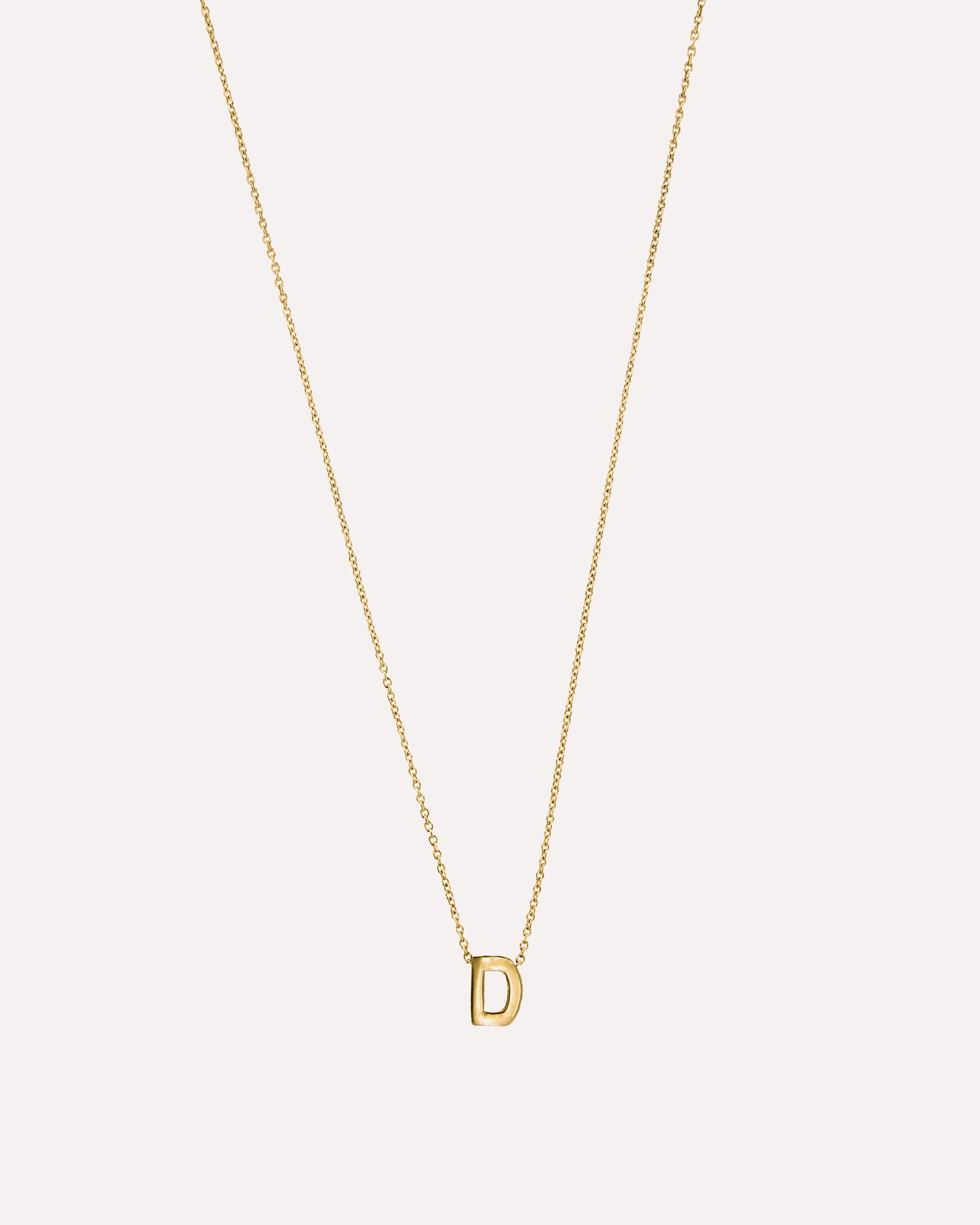 Colar letra inicial em prata