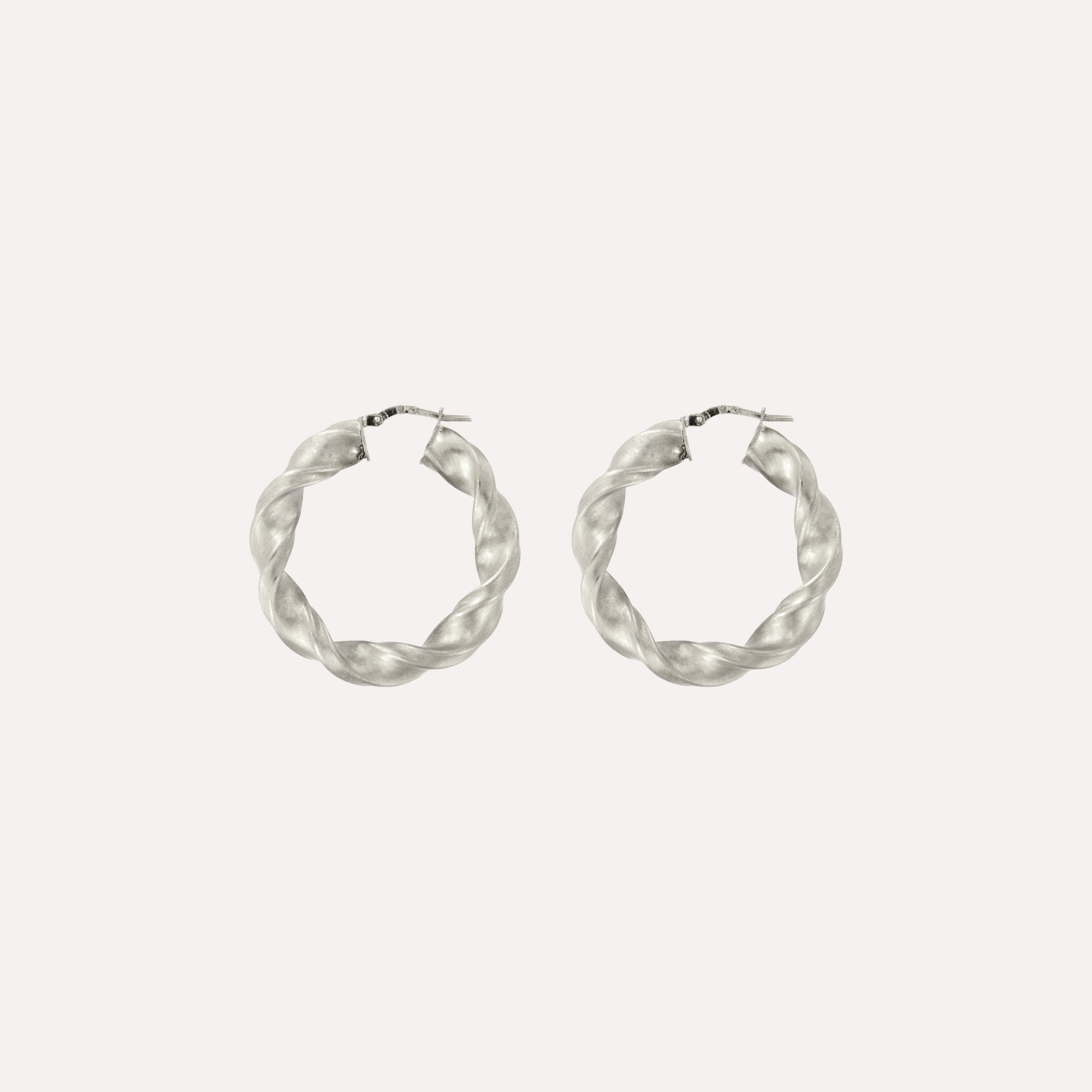 Argolas maxi torcidas em prata dourada