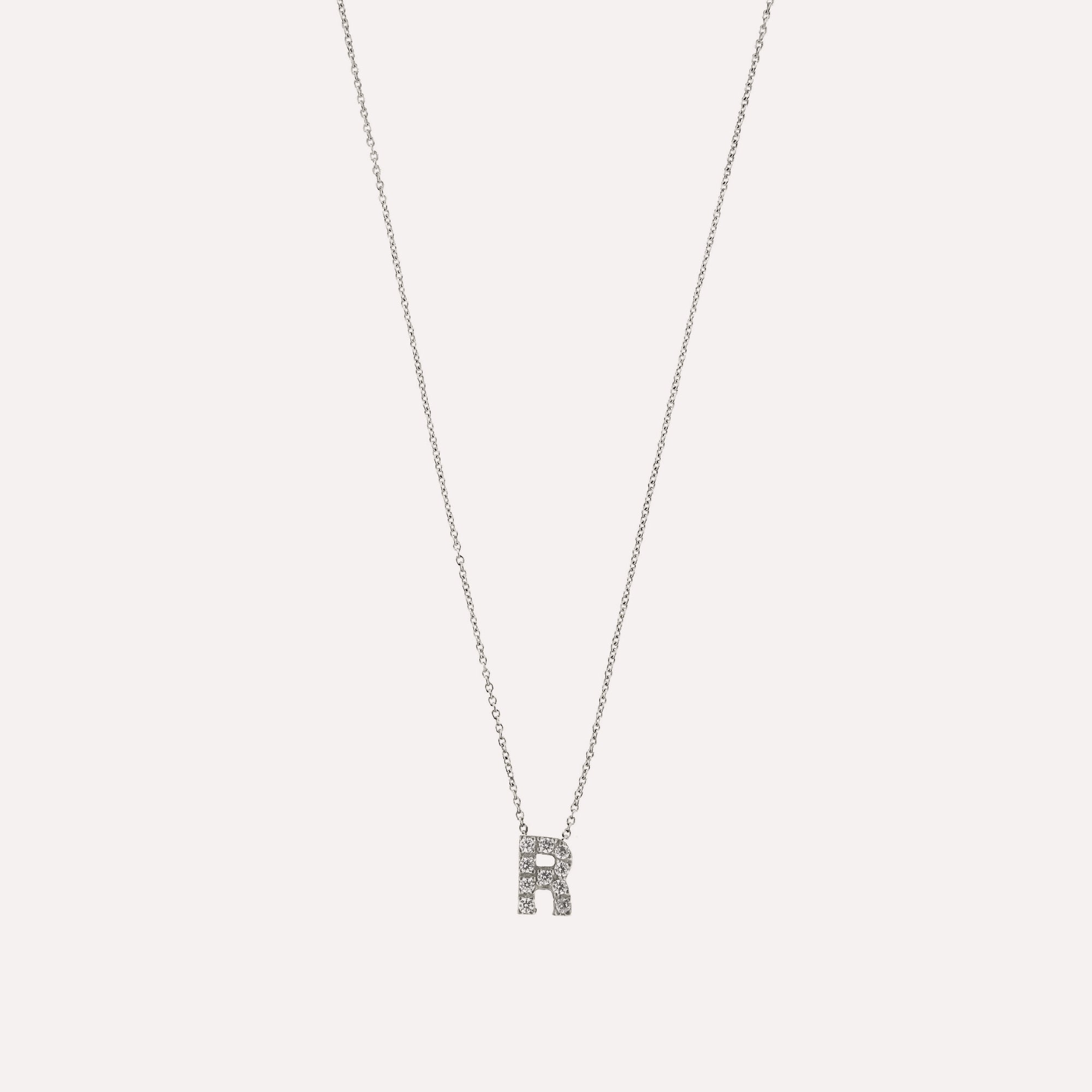 Colar letra inicial em prata