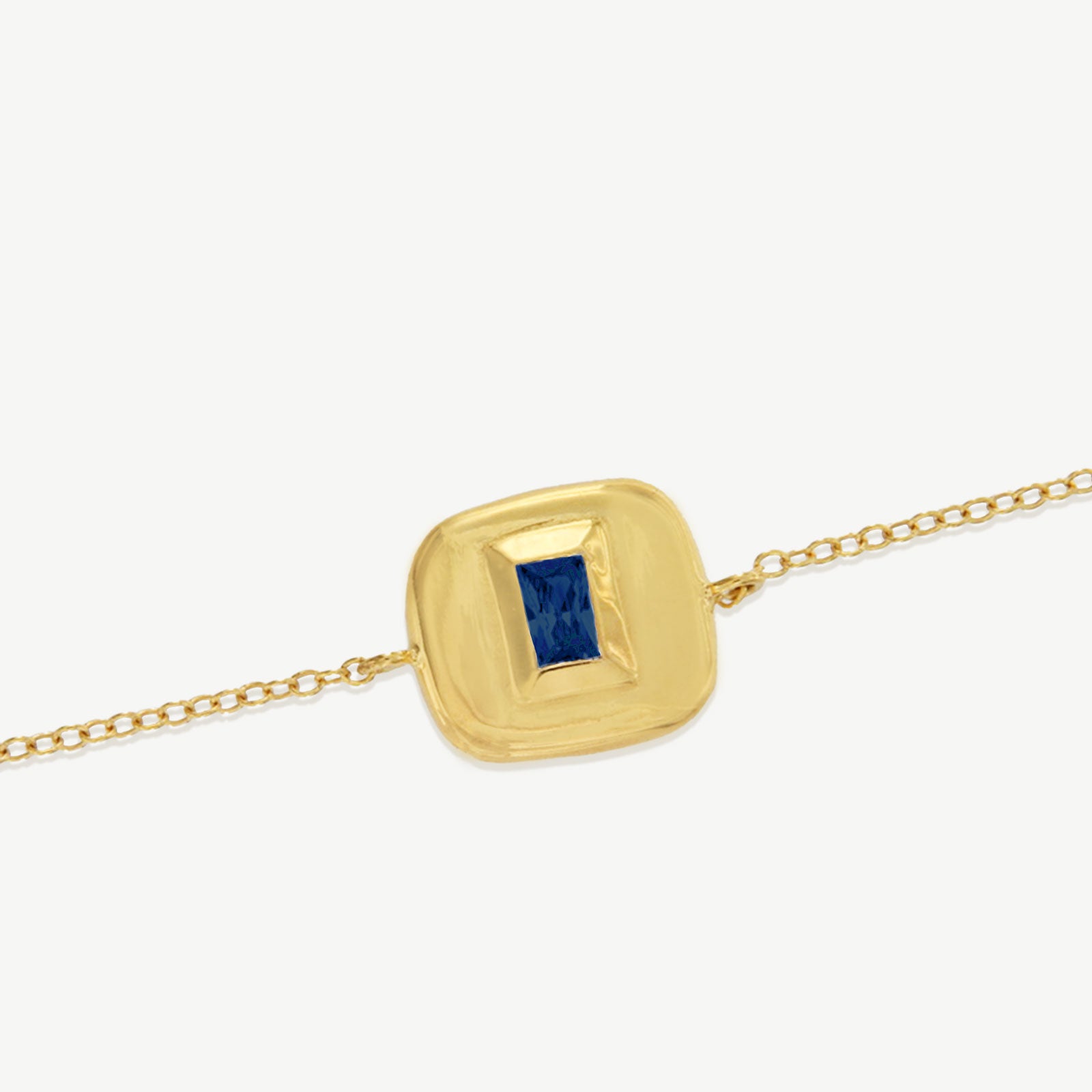 Pulseira em prata 925 e banho de ouro 18K ou ródio com detalhe irregular e zircónia.