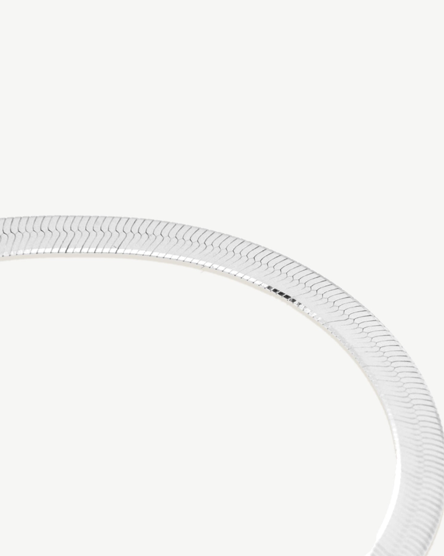 Pulseira de prata 925 com banho de ouro 18K ou ródio e zircónia cúbica.