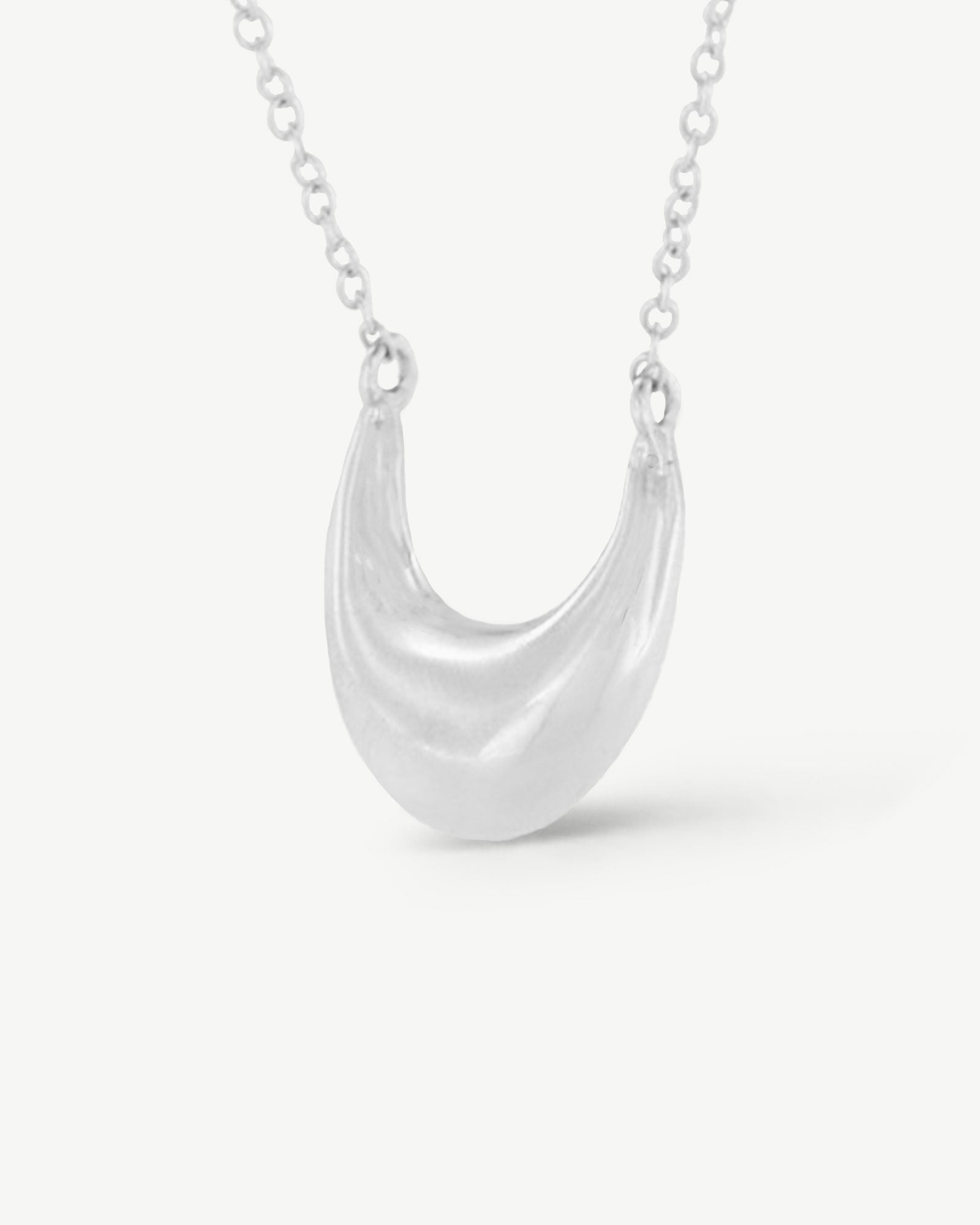 Colar Meia Lua Prateado