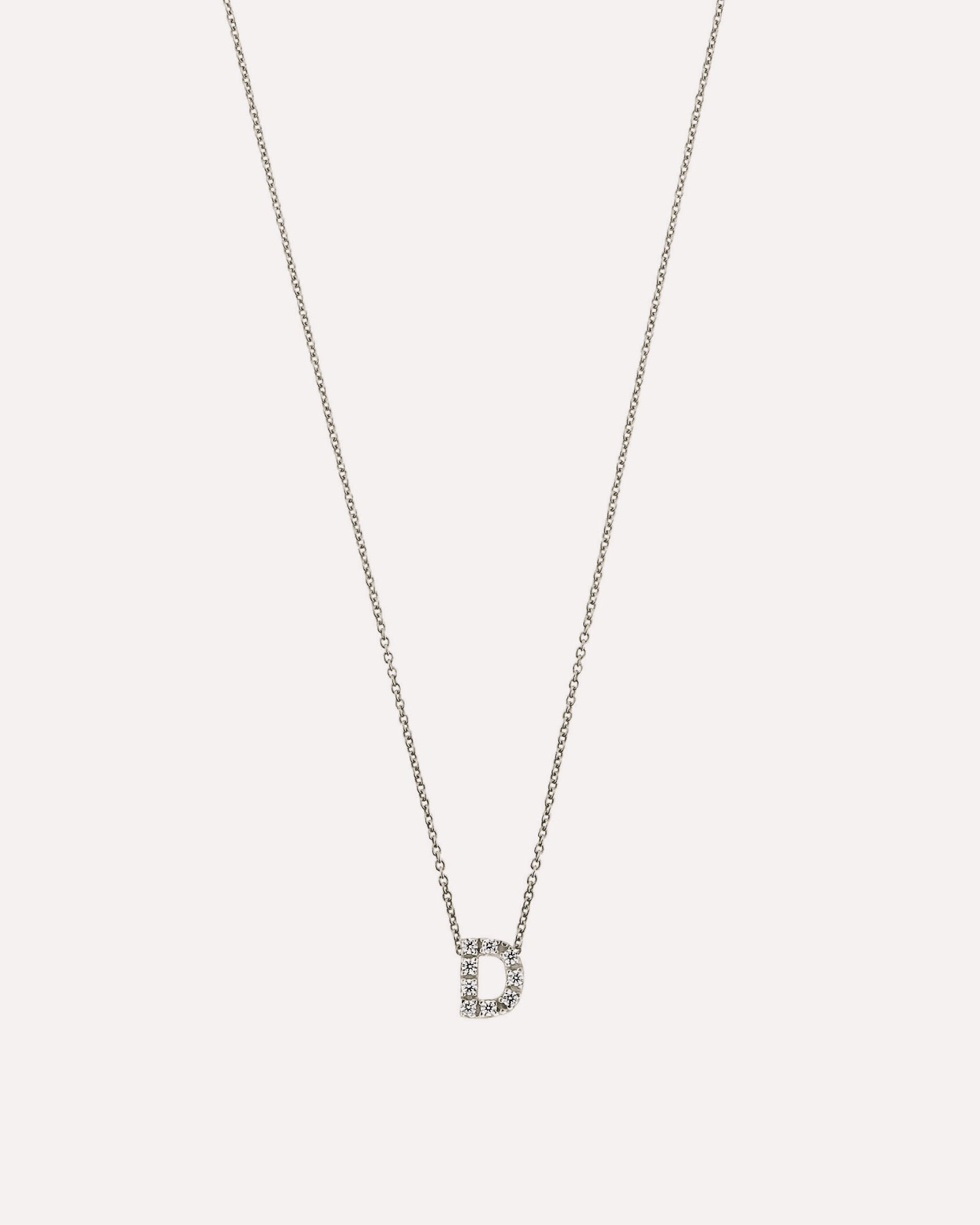 Colar letra inicial em prata