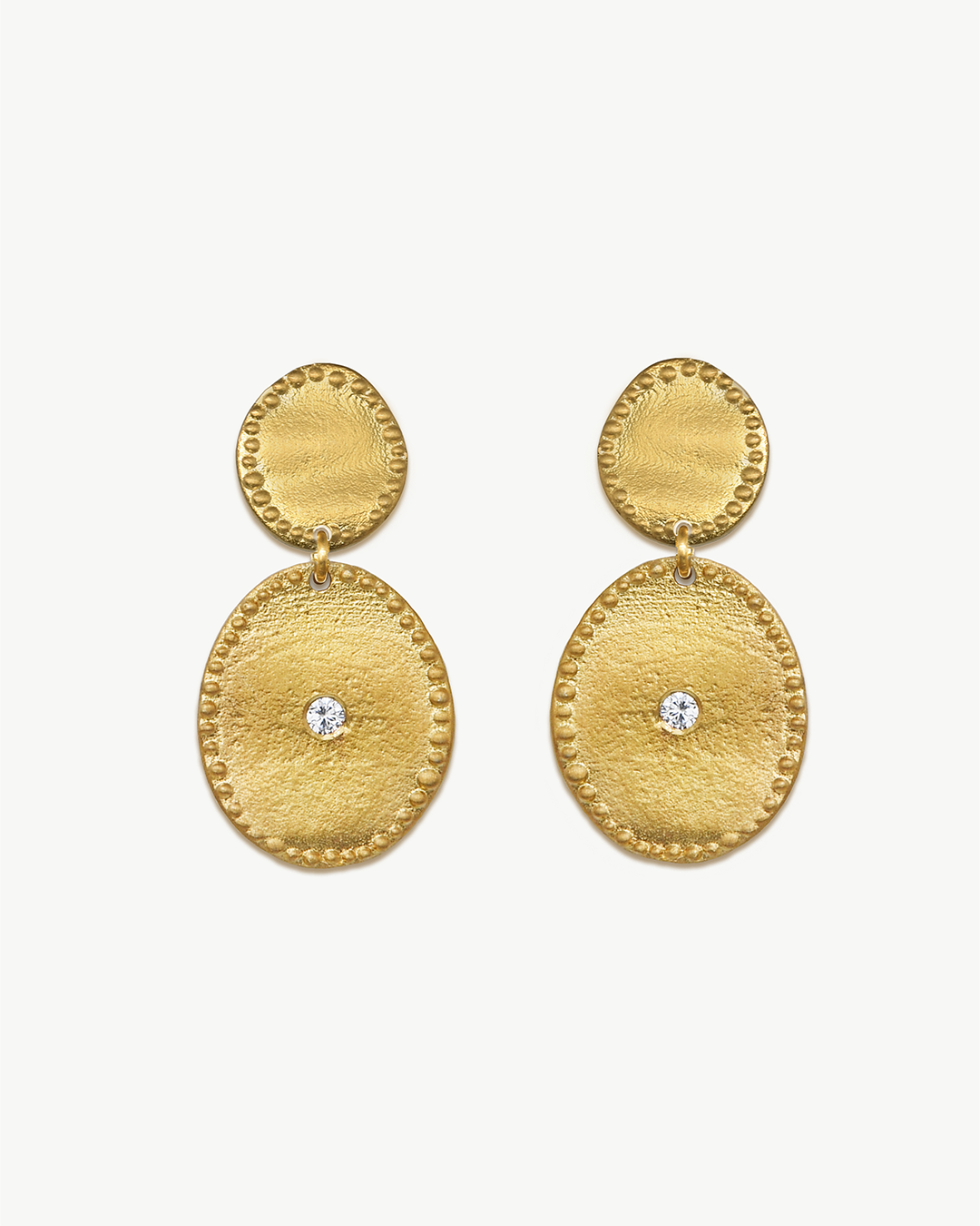 Brincos em prata dourada