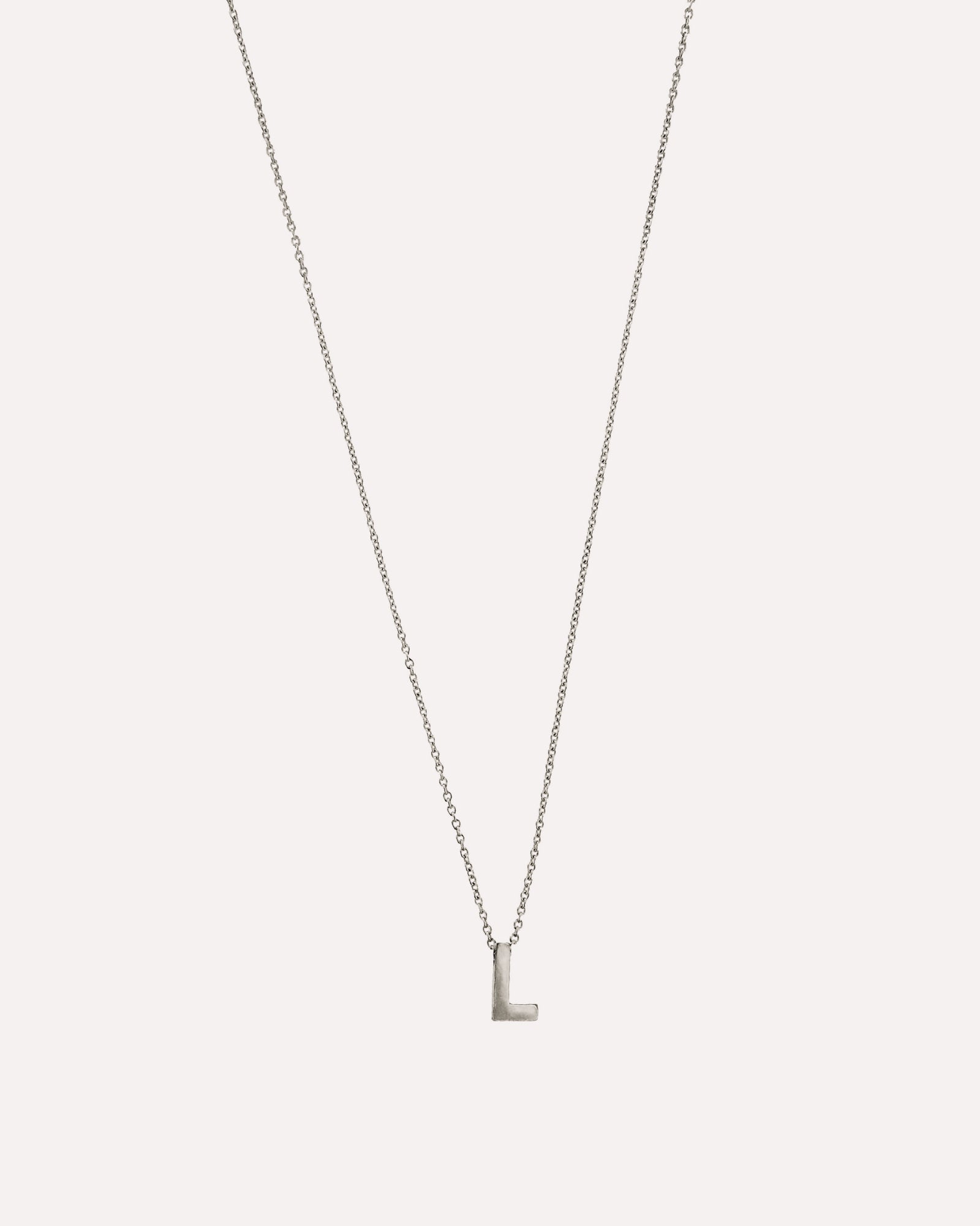 Colar letra inicial em prata