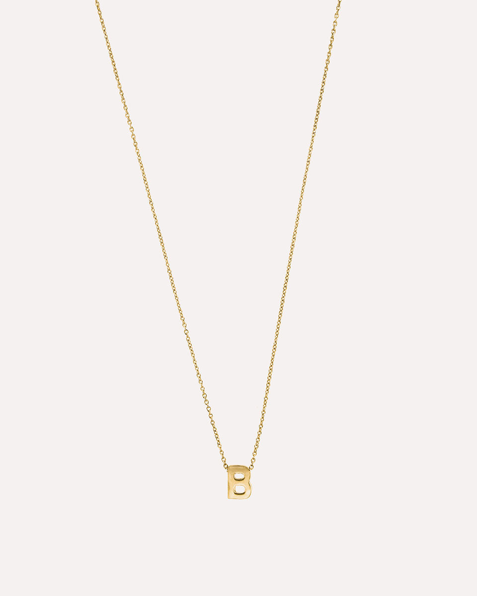 Colar letra inicial em prata