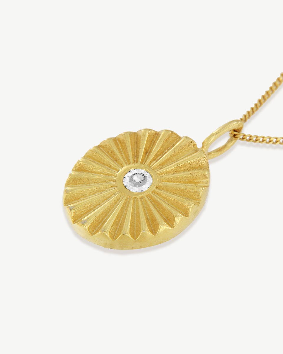 Colar dourado com pendente em prata 925 com banho de ouro 18K e zircónia branca