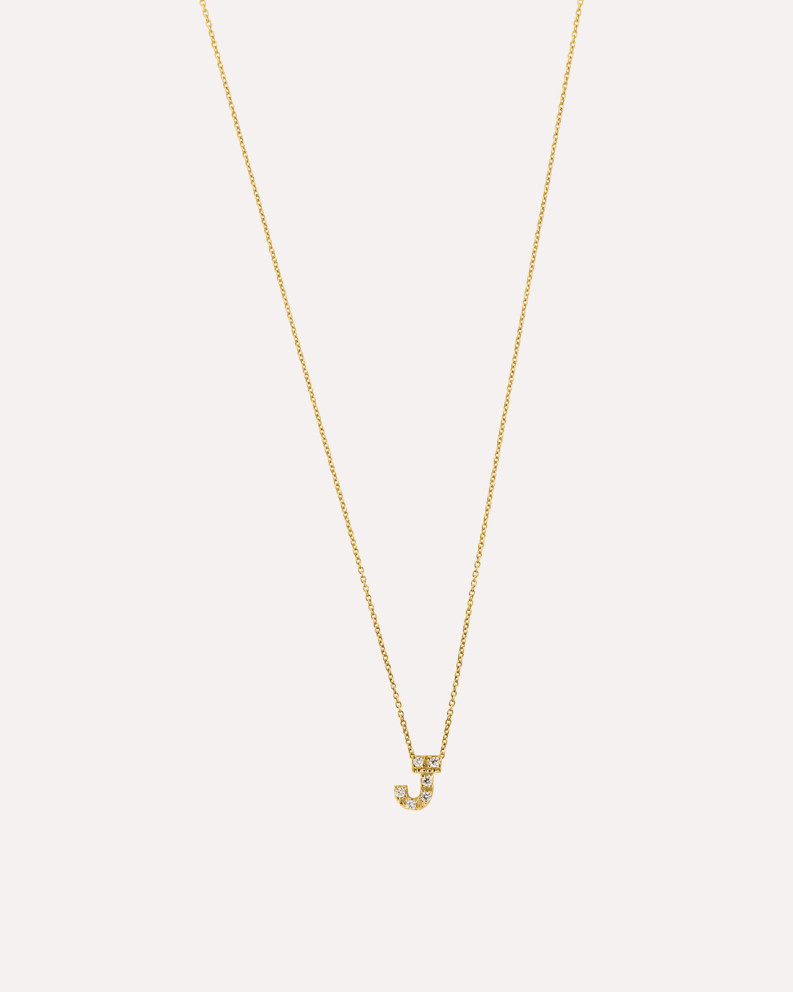 Colar letra inicial em prata