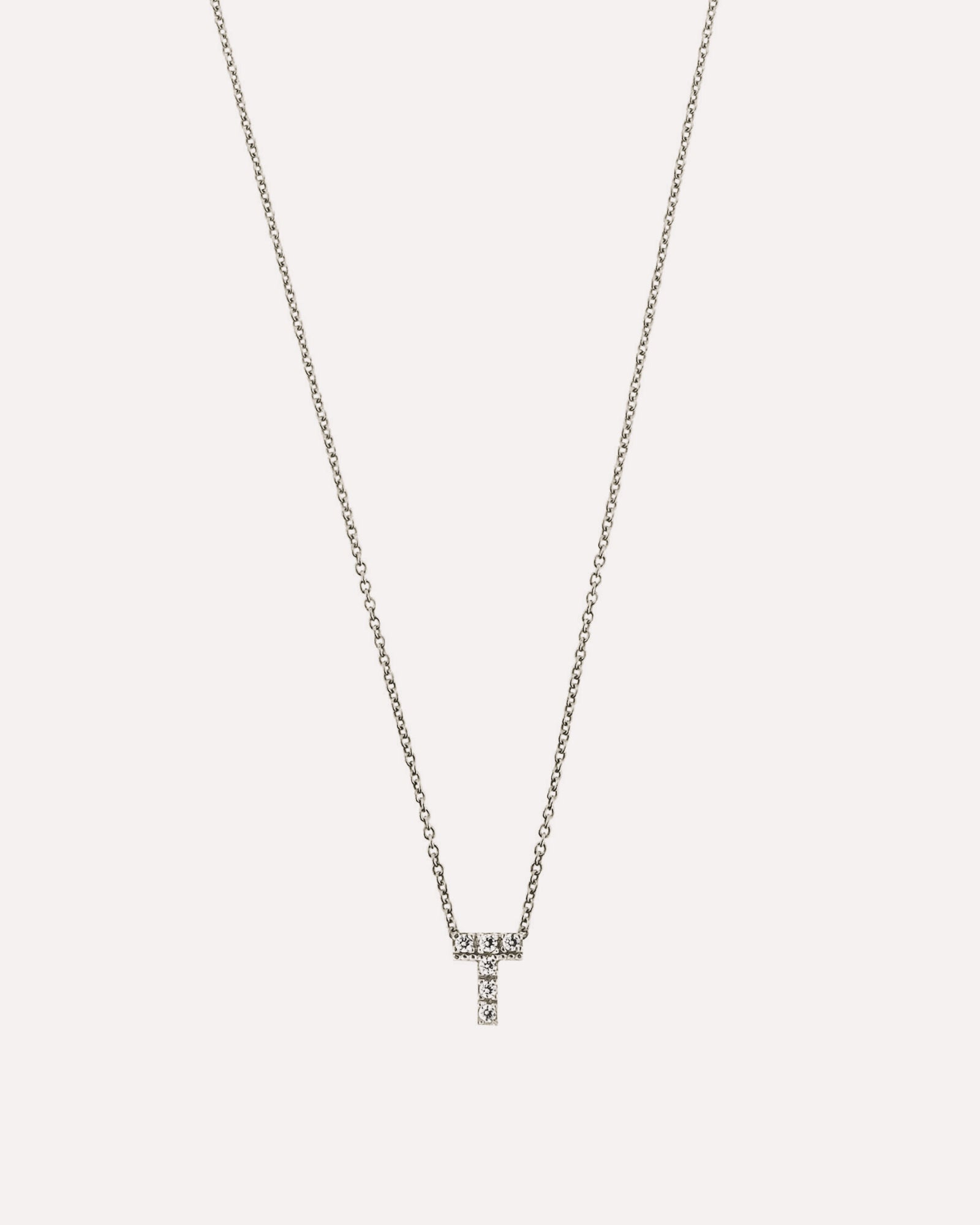 Colar letra inicial em prata