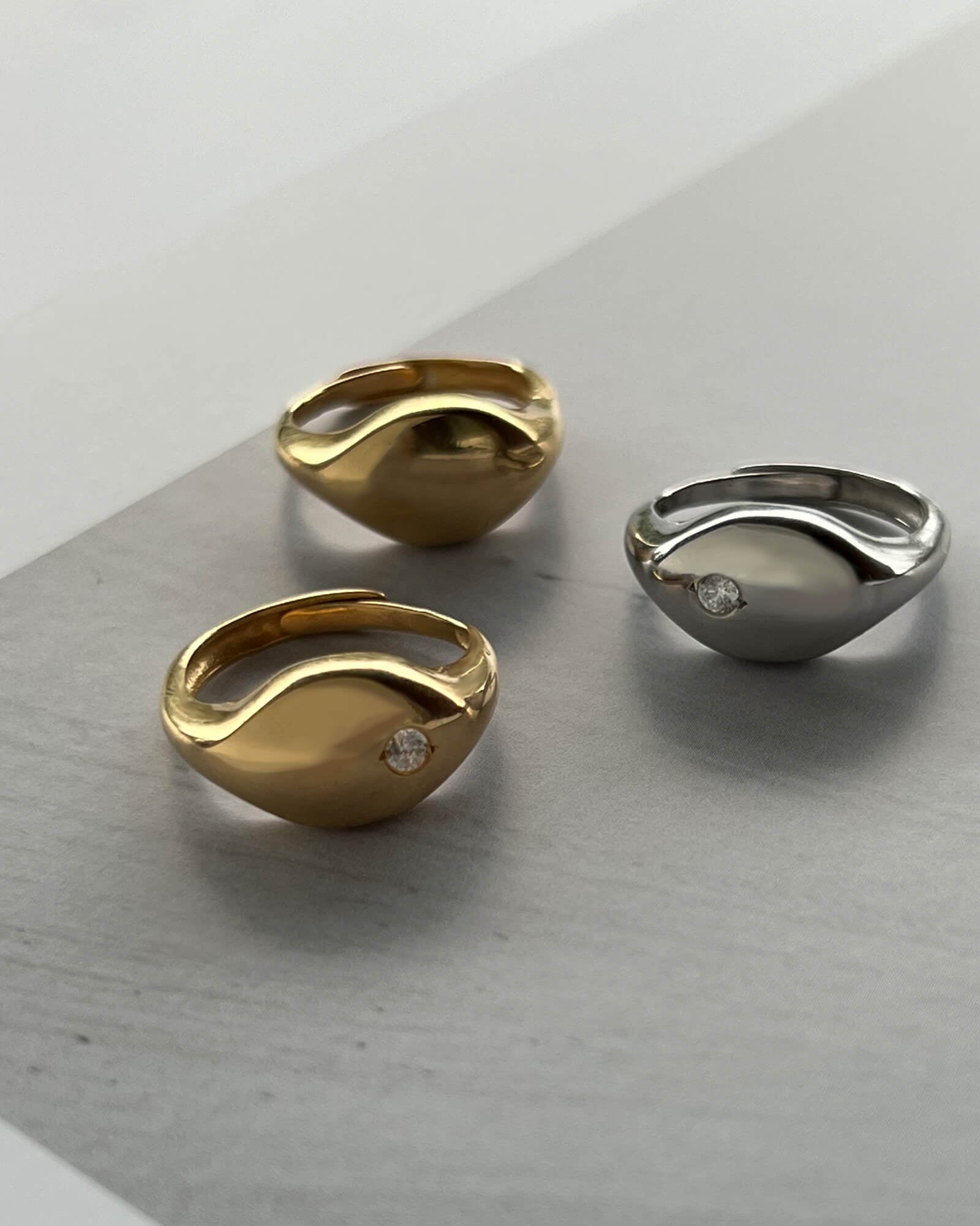 Anel signet em prata 925 e banho de ouro 18K ou ródio e zircónia cúbica