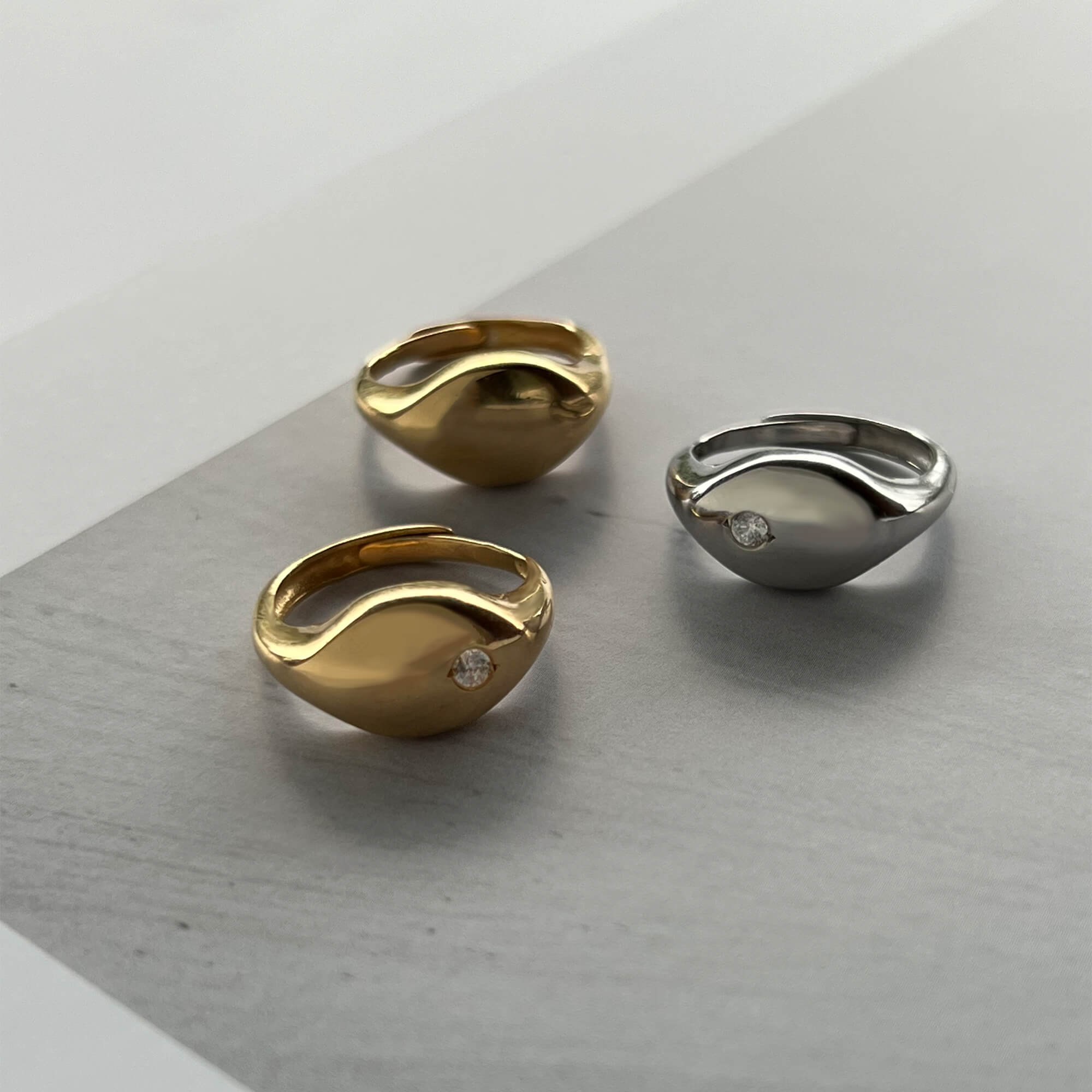 Anel signet em prata 925 e banho de ouro 18K ou ródio e zircónia cúbica