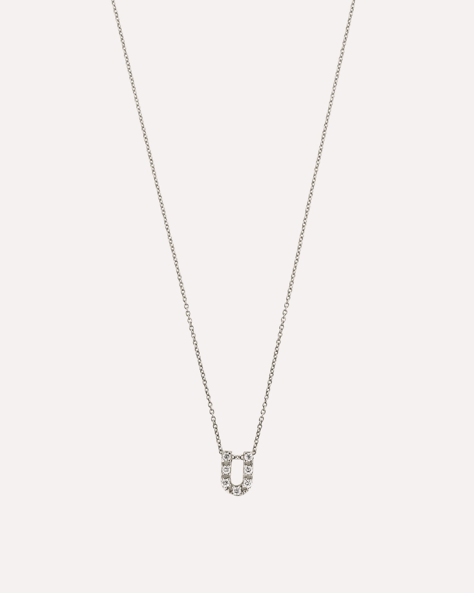 Colar letra inicial em prata