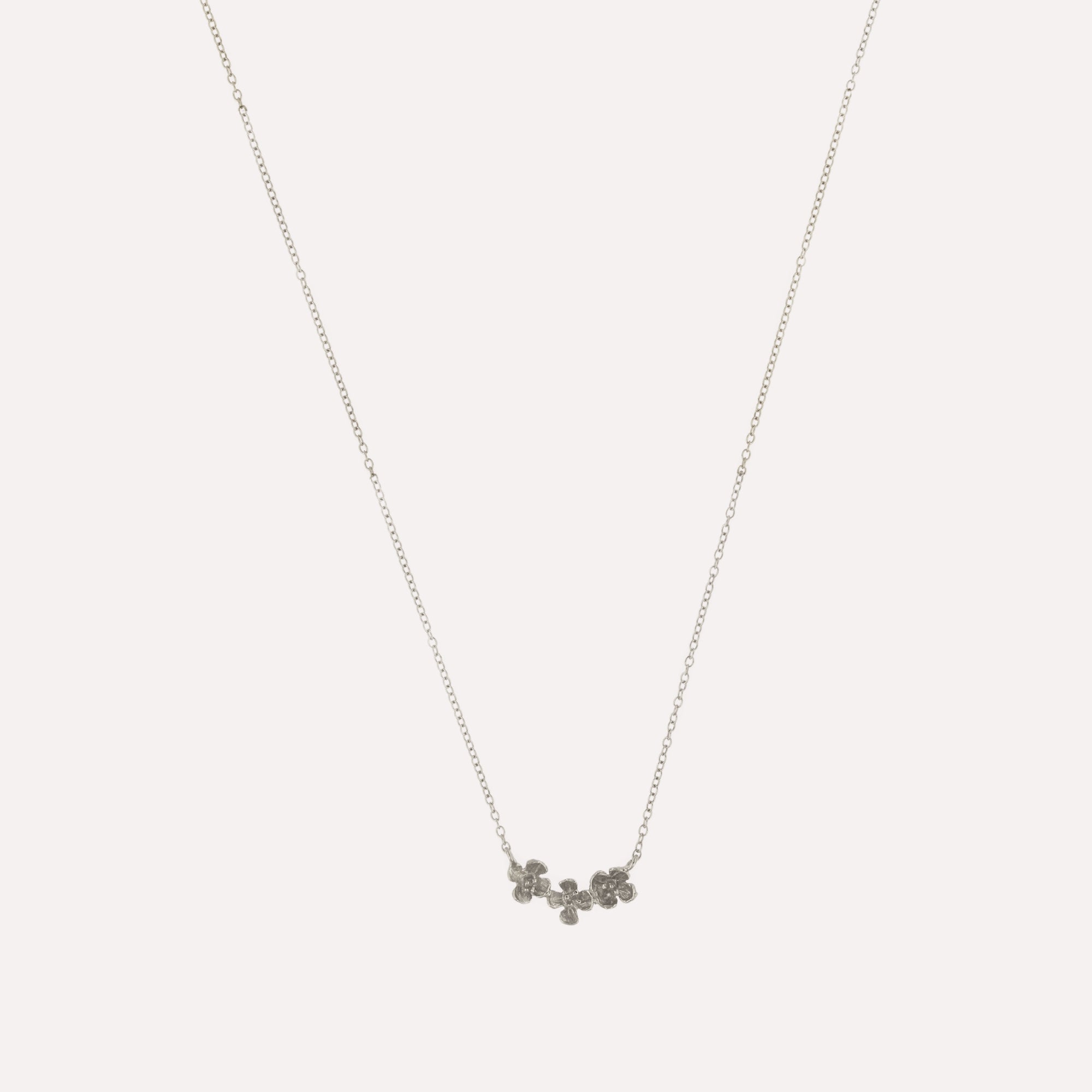 Colar em prata 925 com banho de ouro 18K ou ródio e pendente com flor