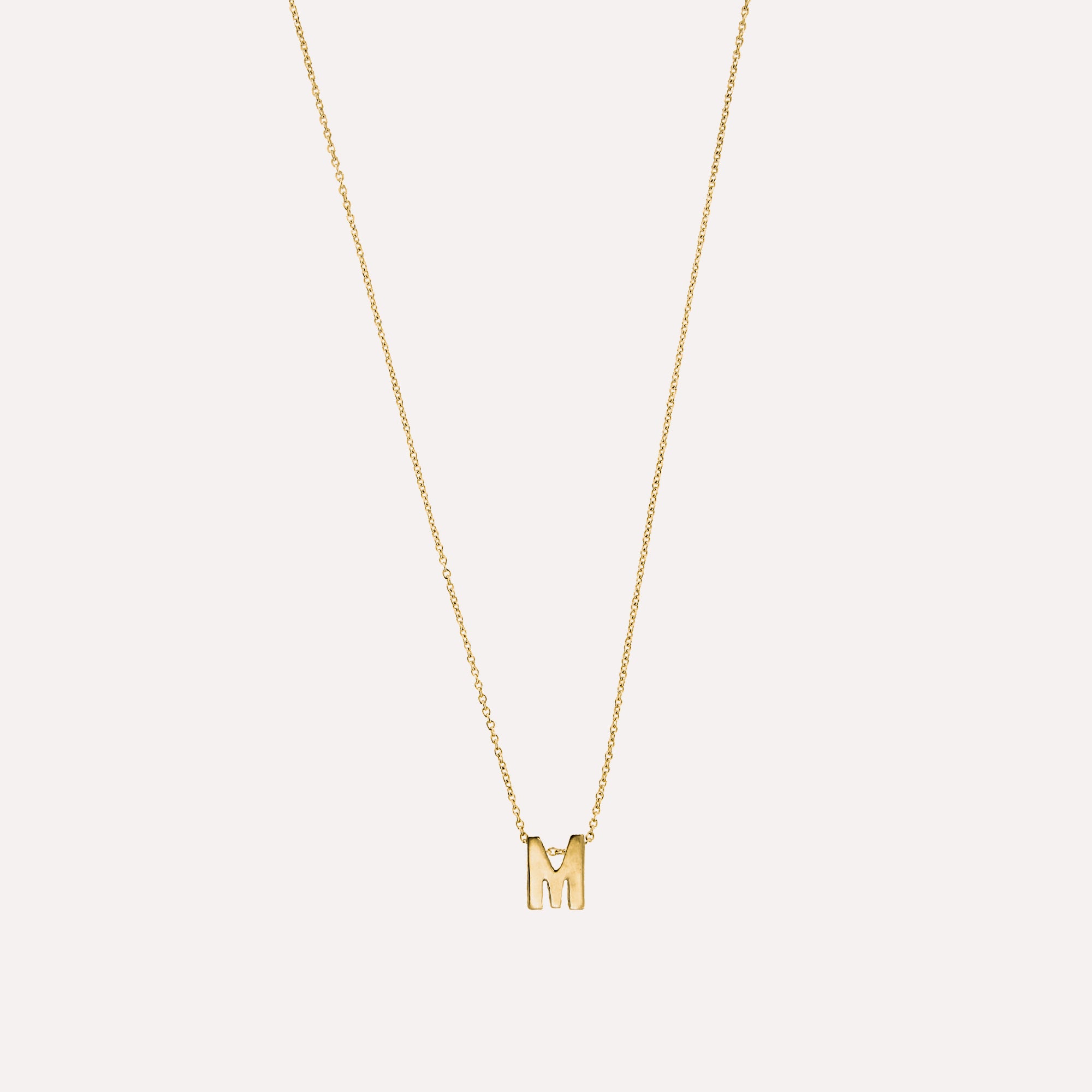 Colar letra inicial em prata