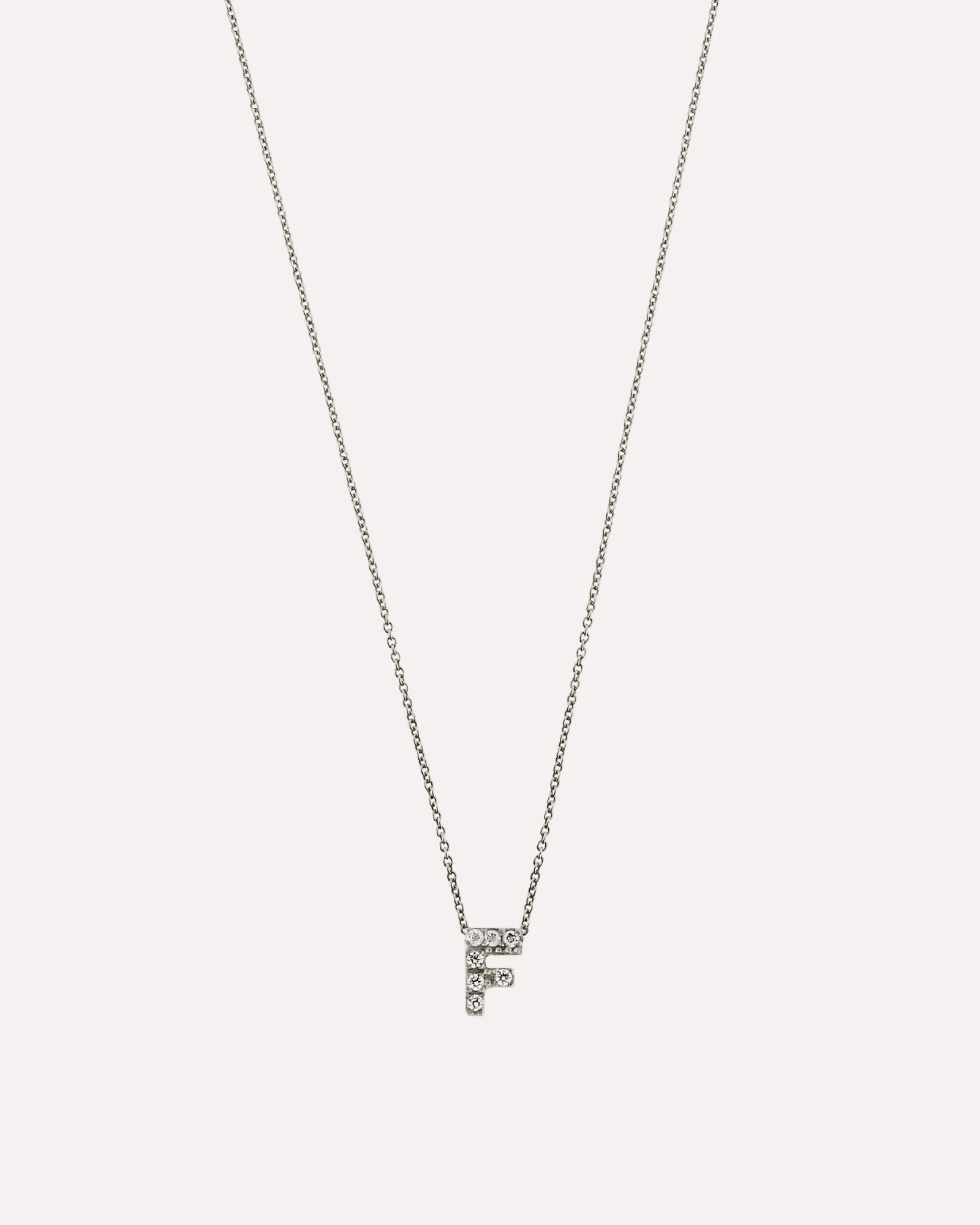 Colar letra inicial em prata