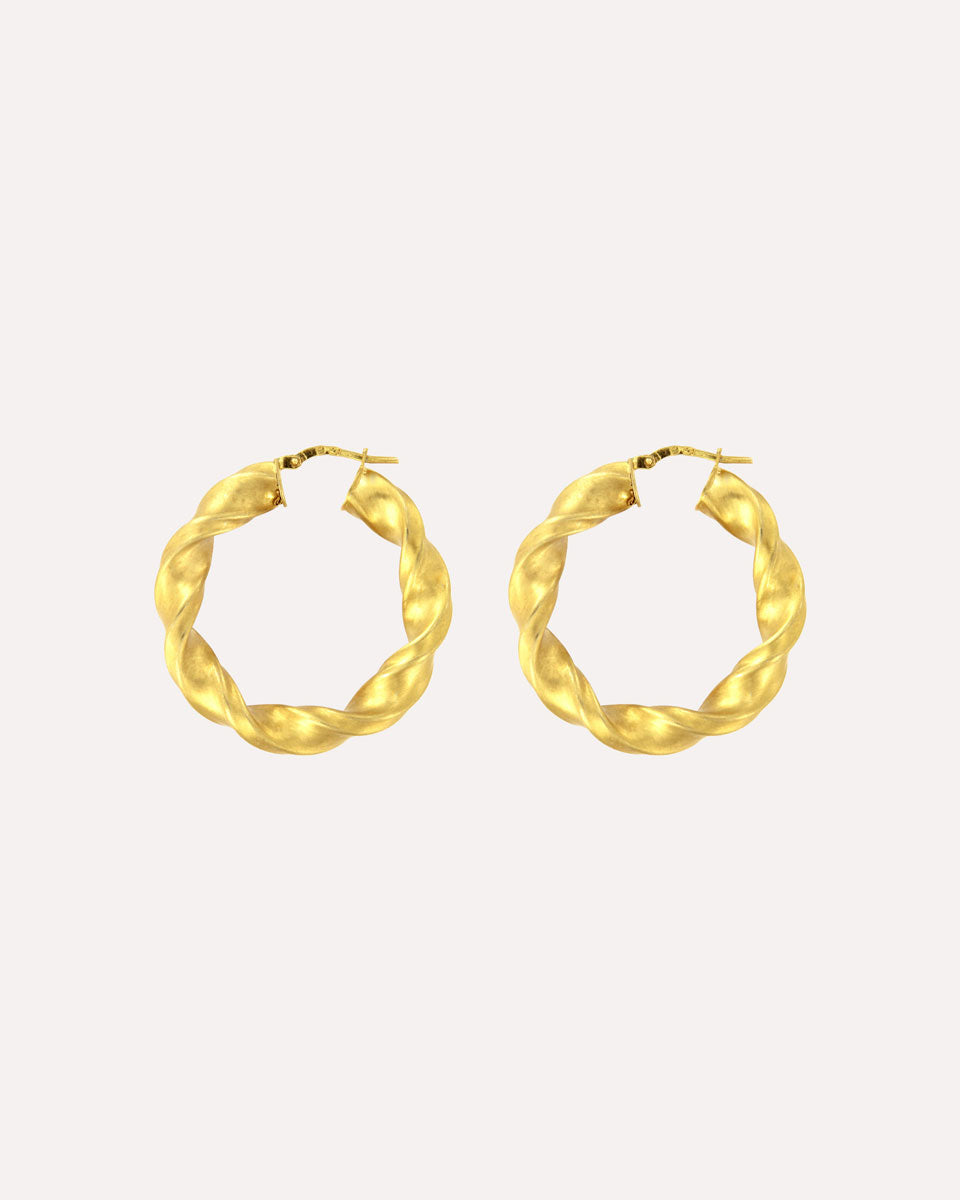 Argolas em prata 925 com banho de ouro 18K ou ródio.