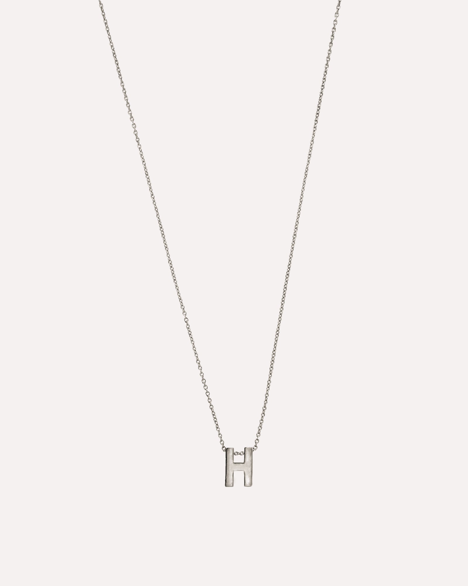 Colar letra inicial em prata