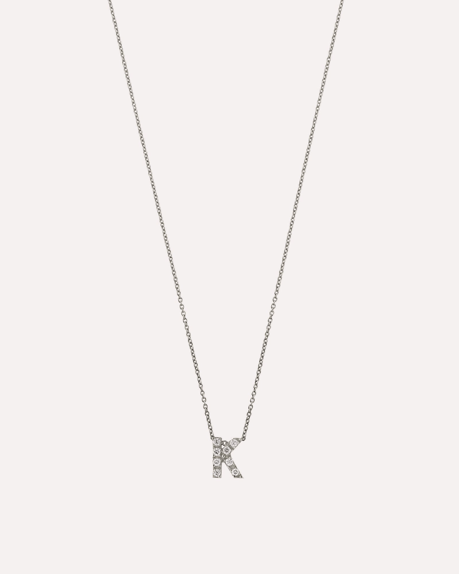 Colar letra inicial em prata