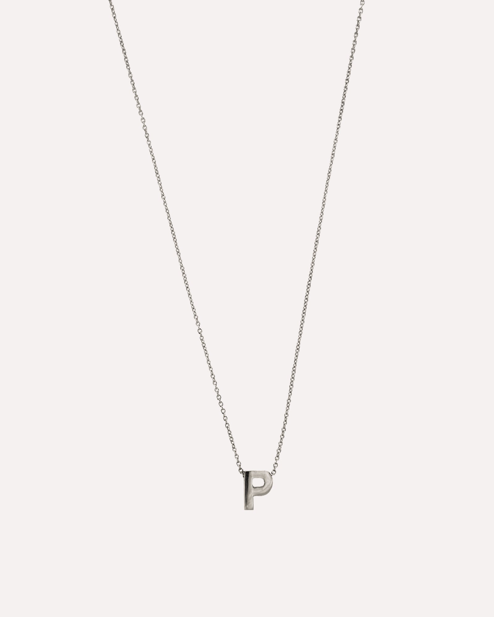 Colar letra inicial em prata