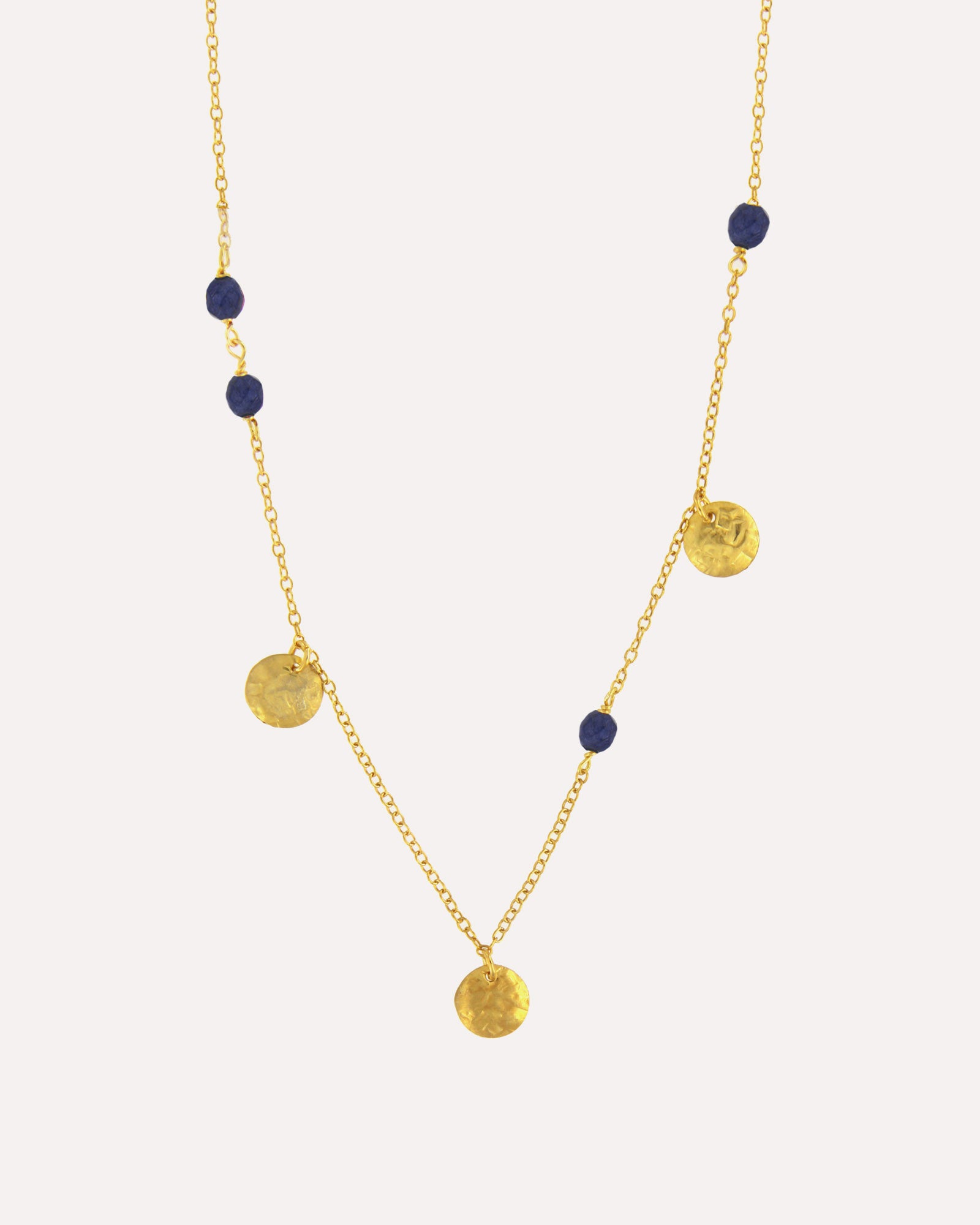 Colar com medalhas pendestes e pedras coloridas