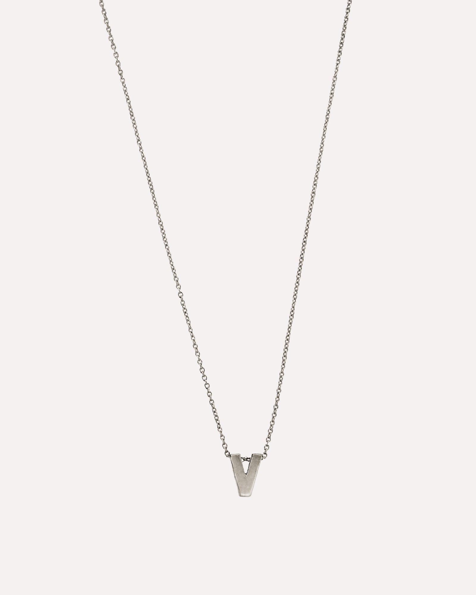 Colar letra inicial em prata