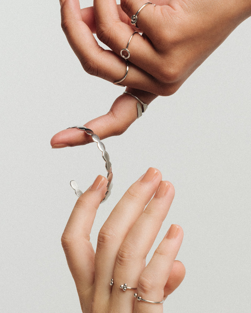 Escrava em prata 925 e banho de ouro 18K ou ródio.