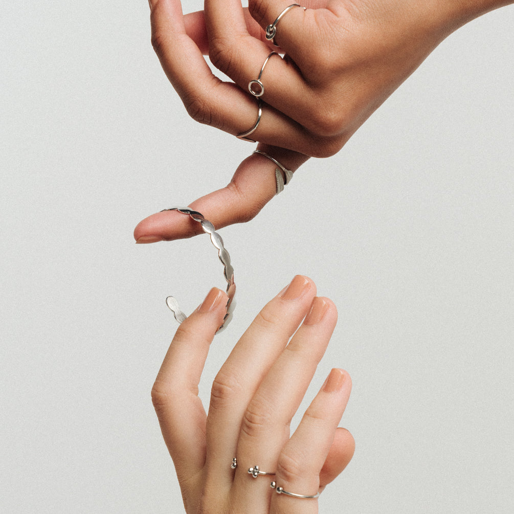 Escrava em prata 925 e banho de ouro 18K ou ródio.