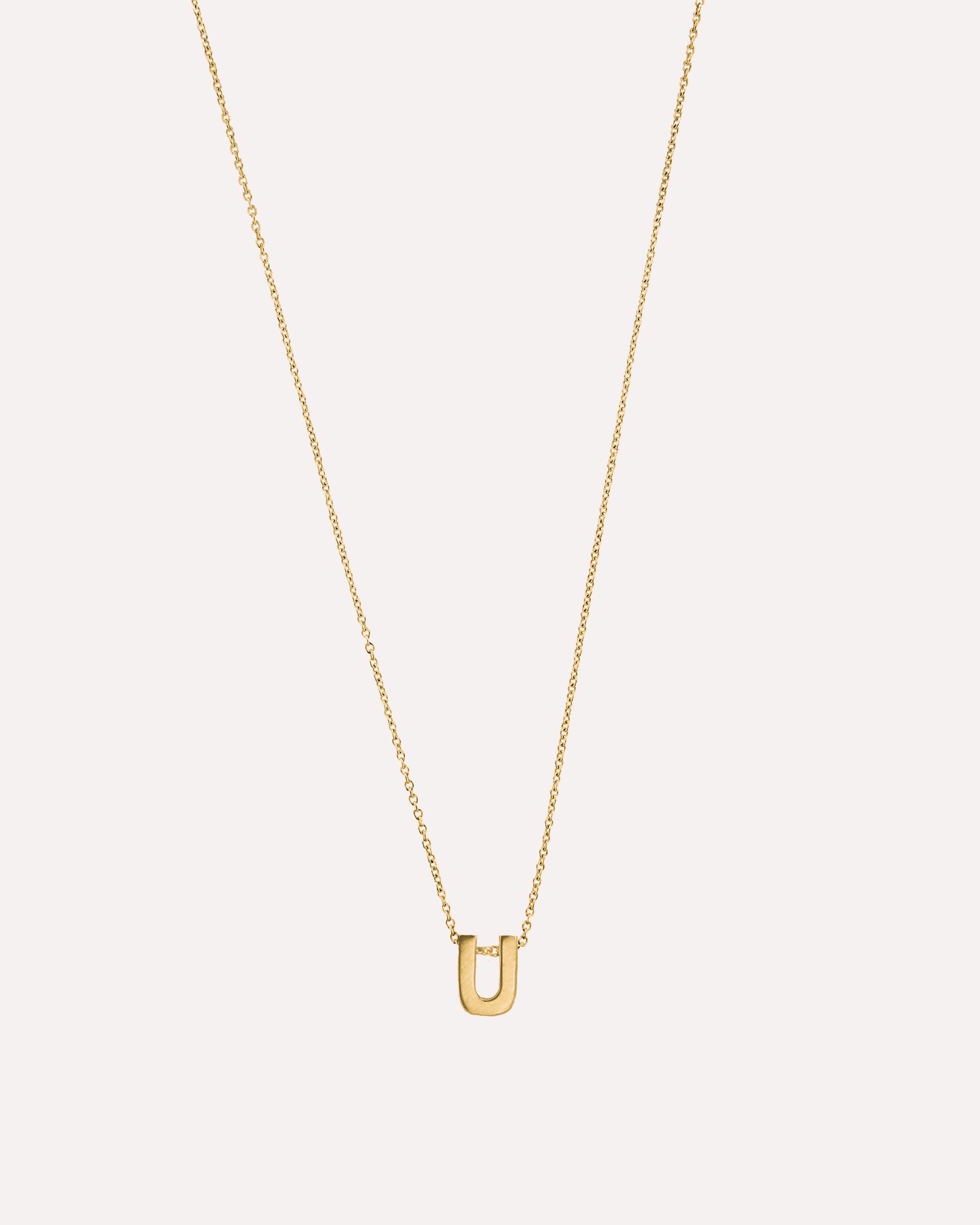 Colar letra inicial em prata