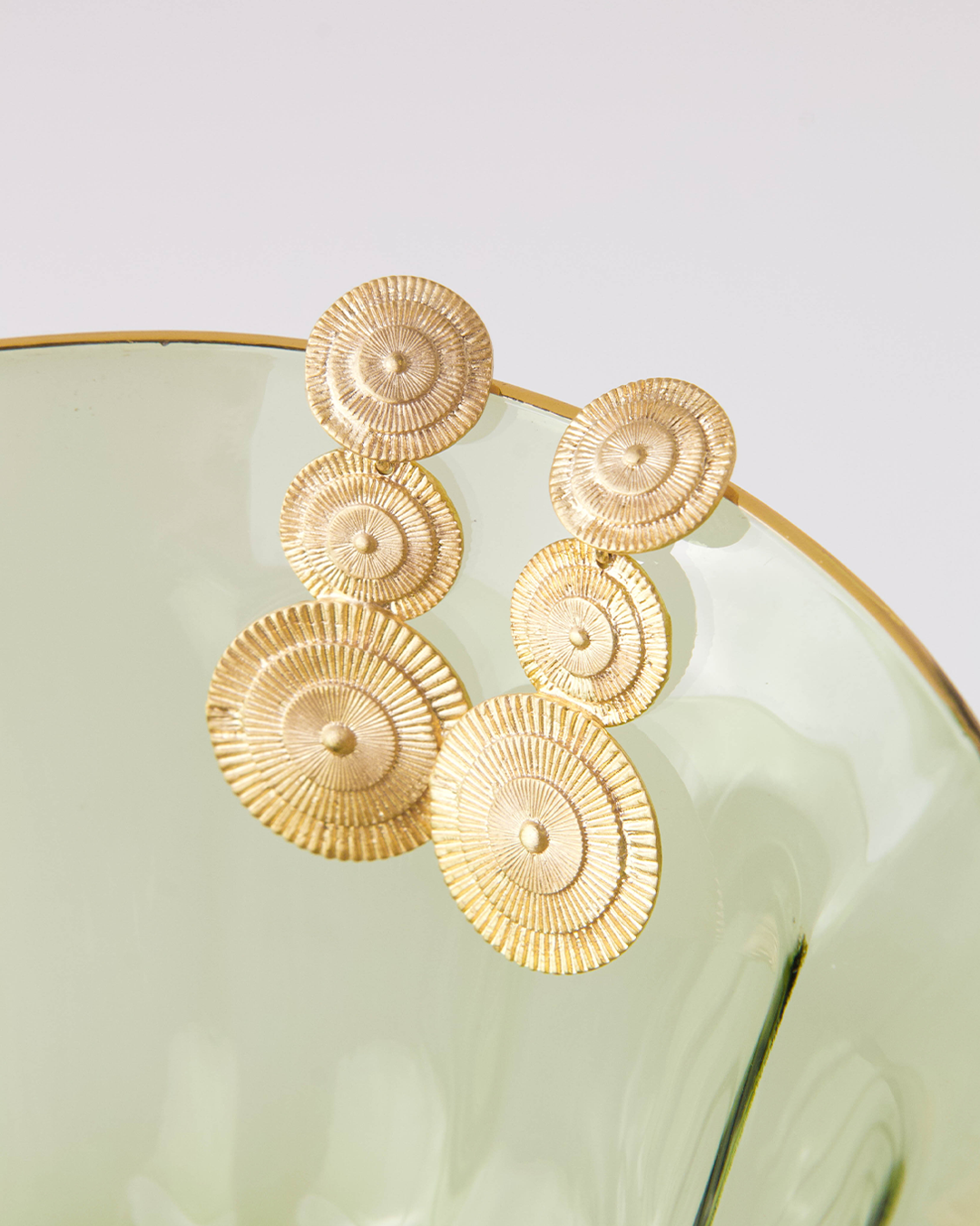 Brincos Tove 2.0 em prata 925 com banho d eouro 18K.