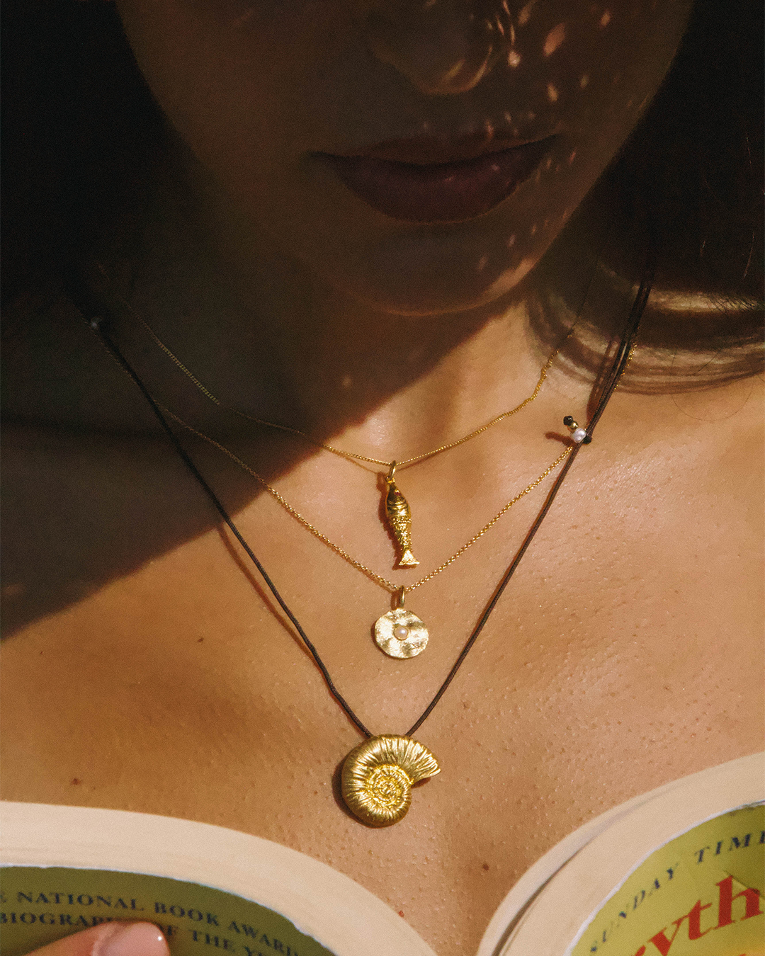 Colar com concha em prata 925 com banho de ouro 18K em modelo