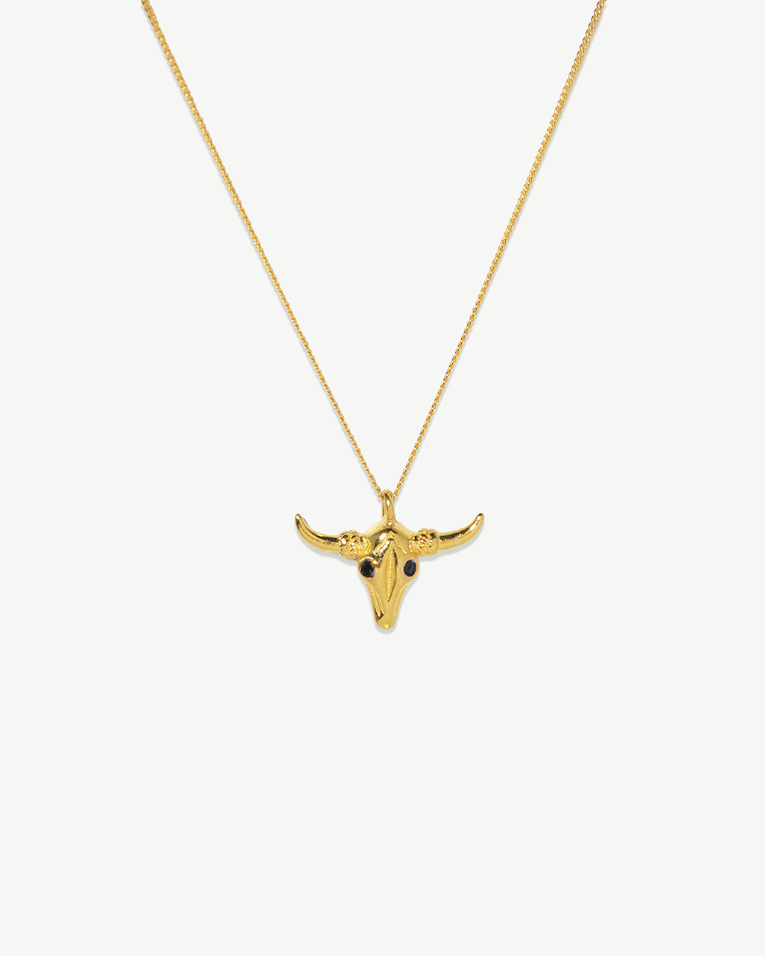 Colar cabeça de boi em prata 925 com banho de ouro 18K com zircónias pretas.