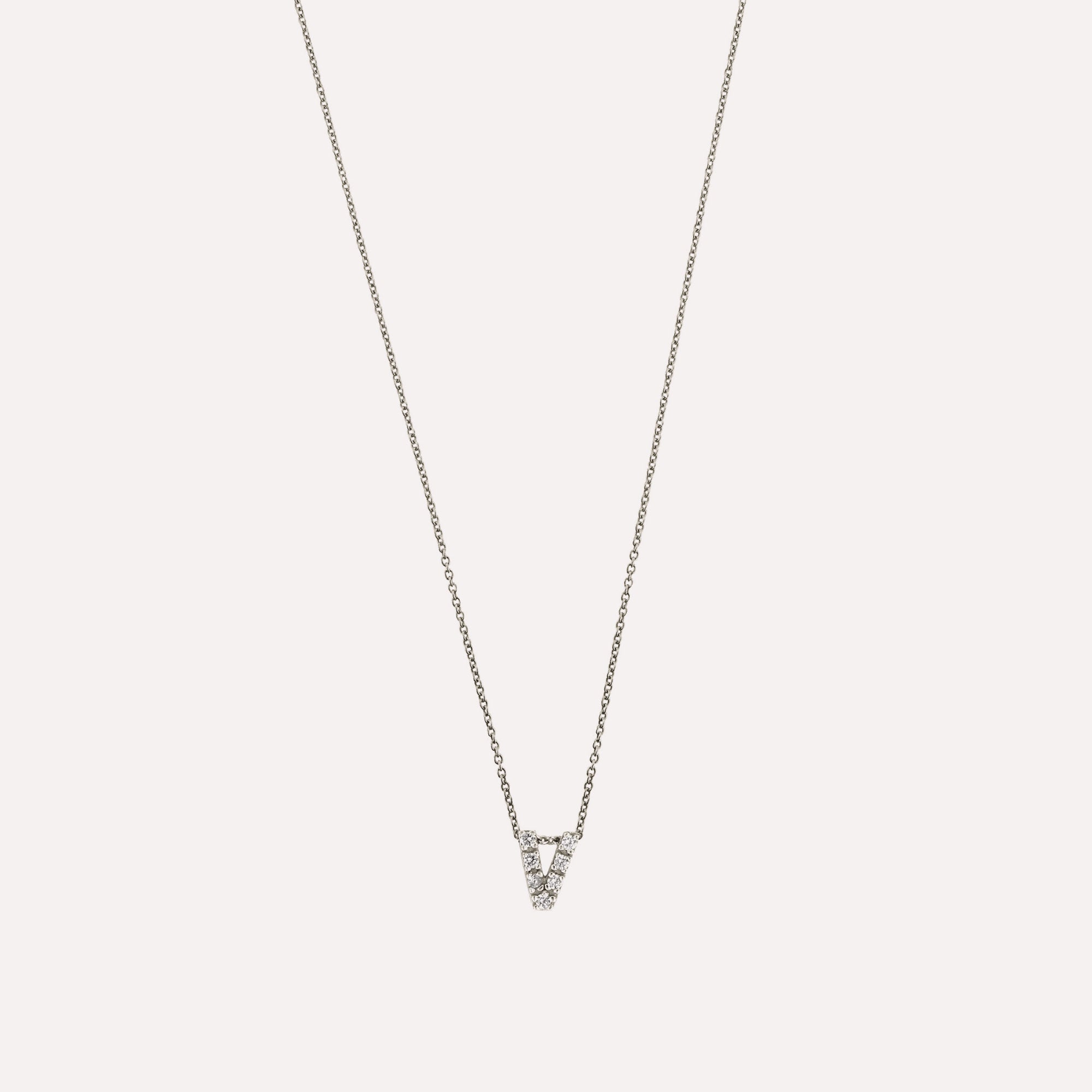 Colar letra inicial em prata