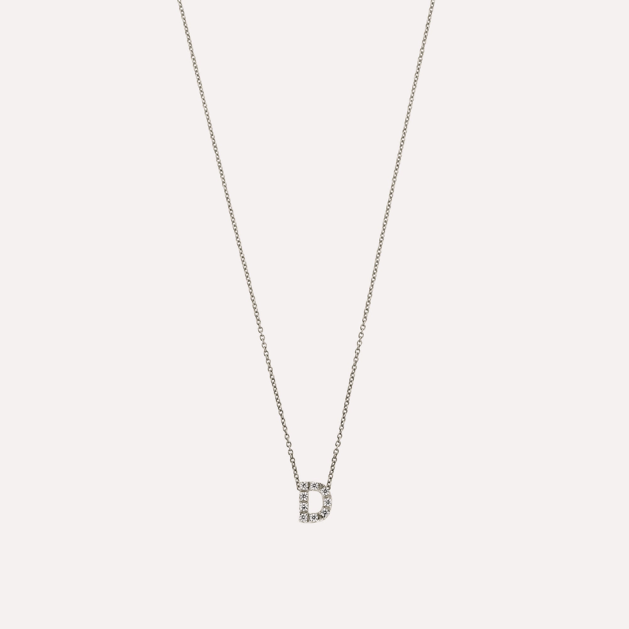 Colar letra inicial em prata